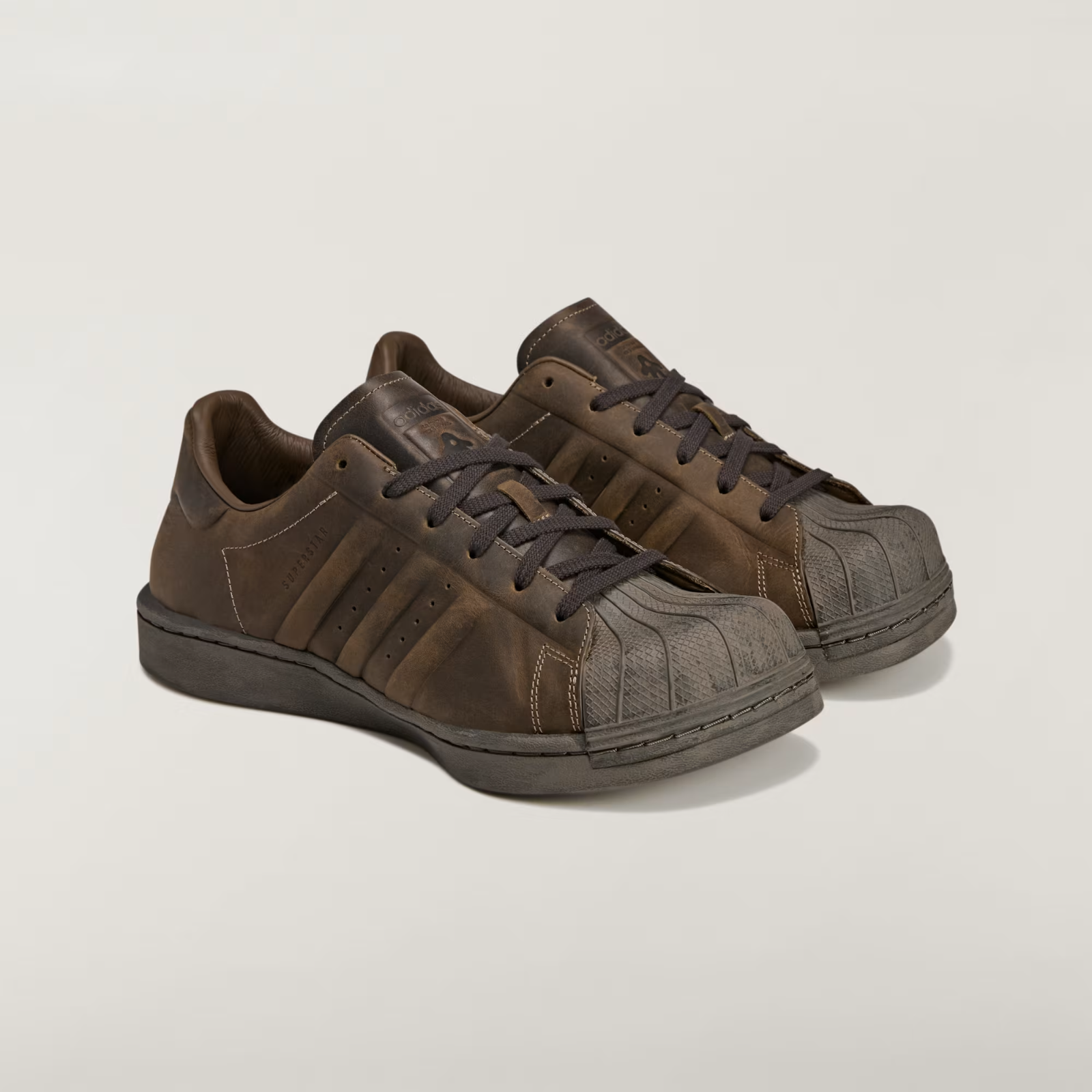 JR4280 Avavav adidas Superstar Supplier Colour Umber (Women's)