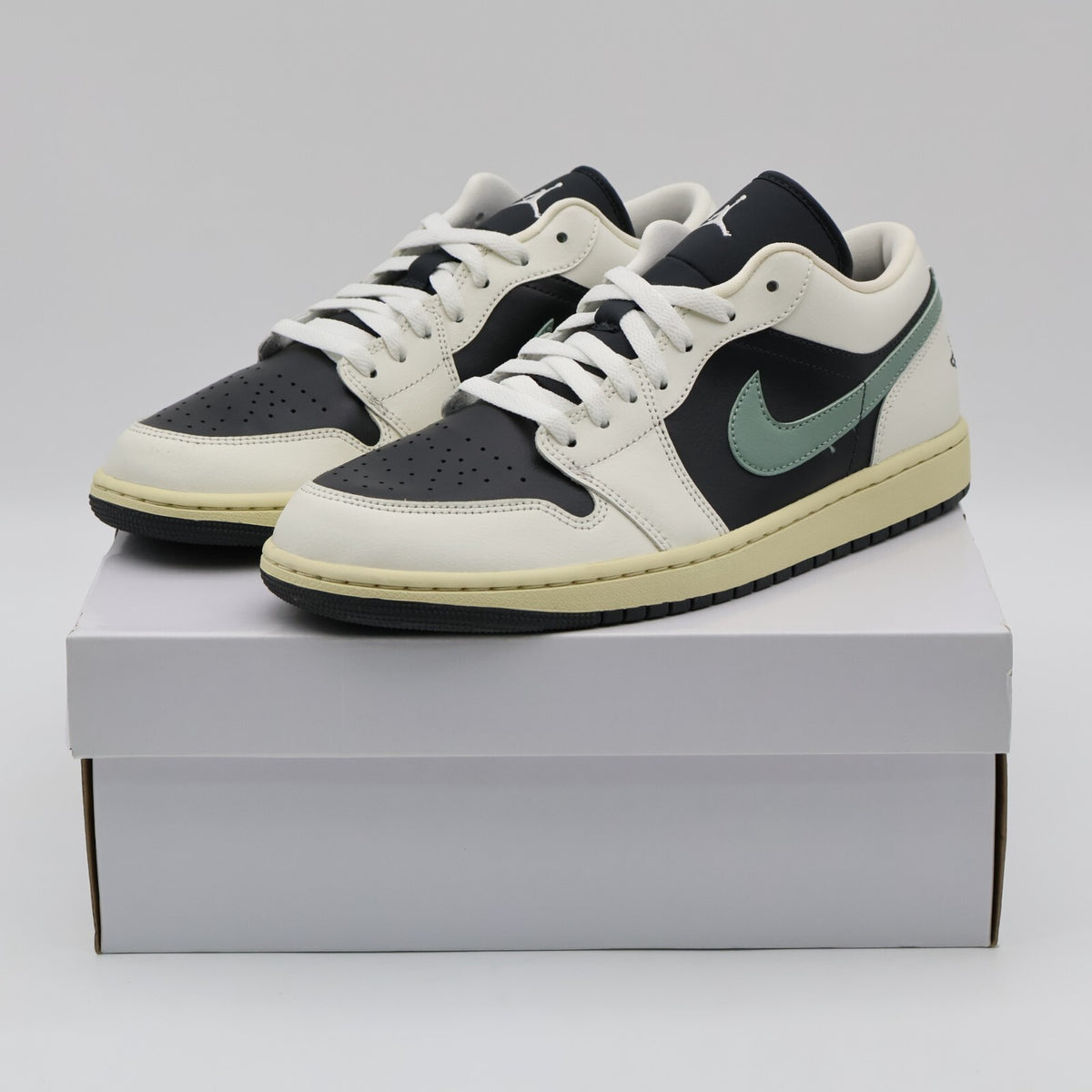 DC0774-001 Nike Air Jordan 1 Low Jade Smoke (Women's)