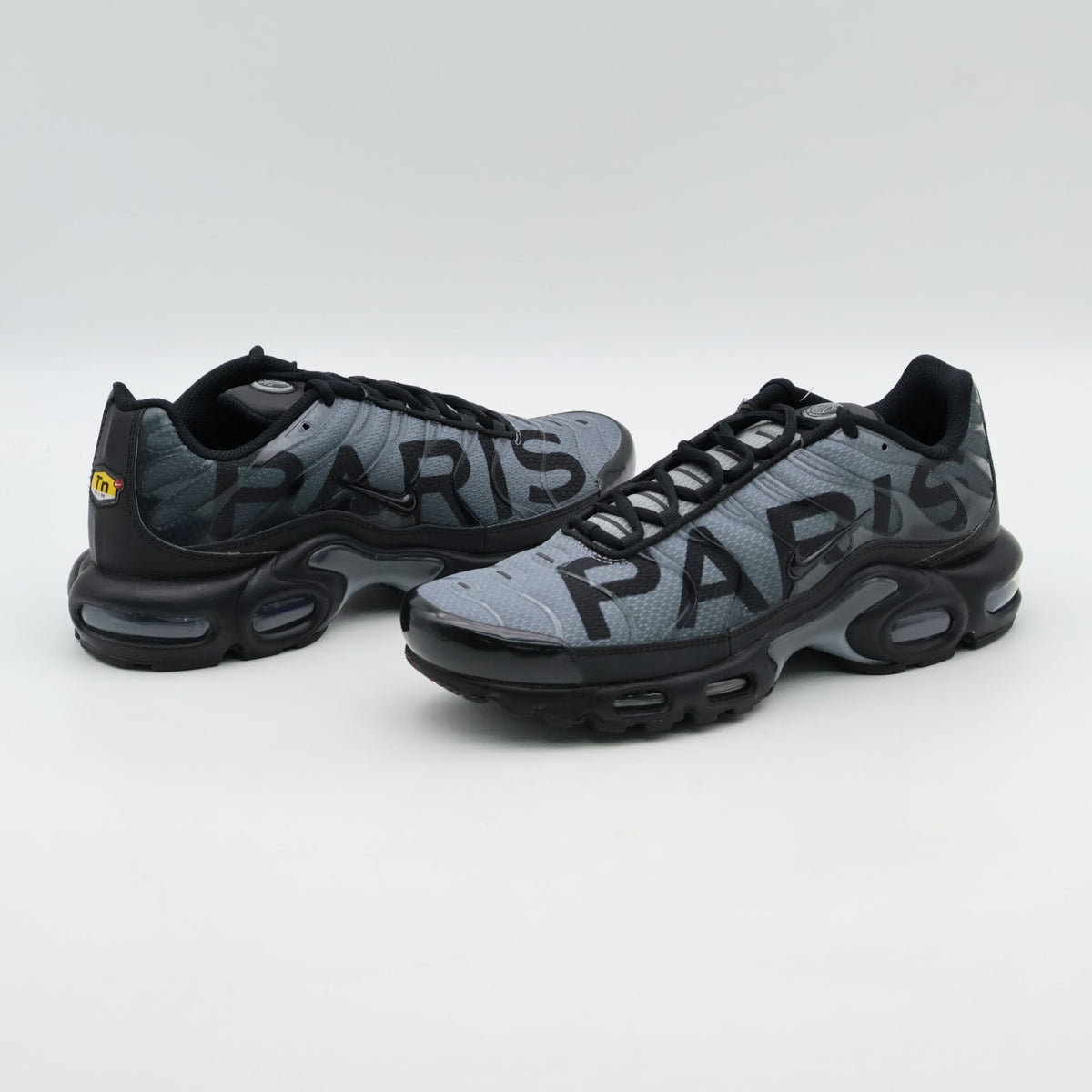 IB2253-001 PSG Ã Nike Air Max Plus Black Particle Grey (Men's)