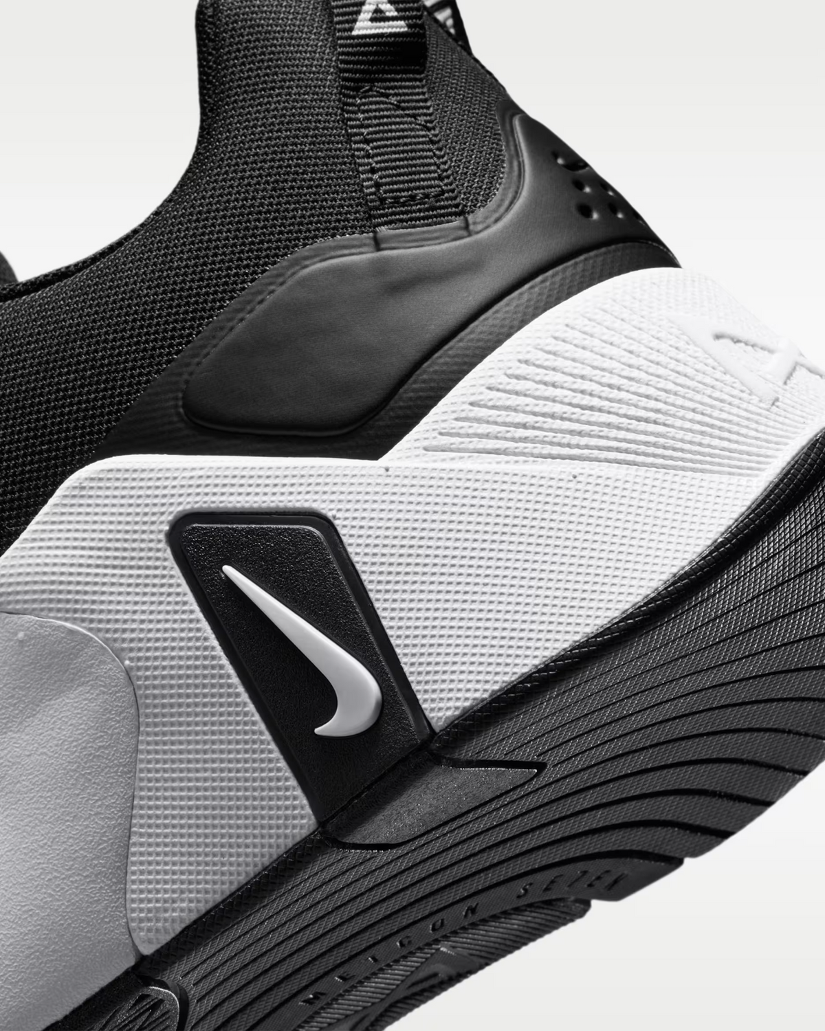 II7405-002 Nike Free Metcon 7 "Black/White" (Men's)