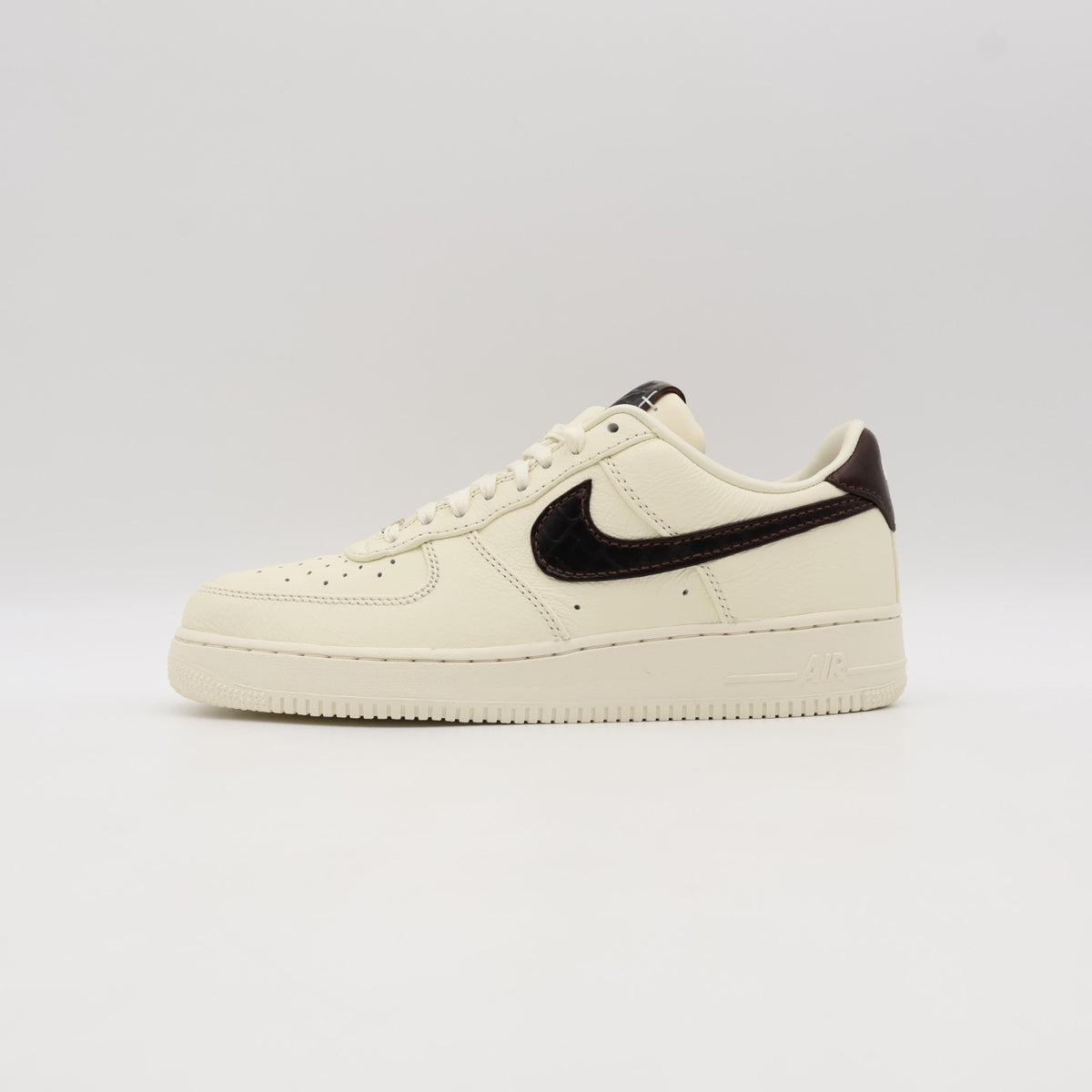 IH7332-001 Nike Air Force 1 Low Sail Brown (Men's)