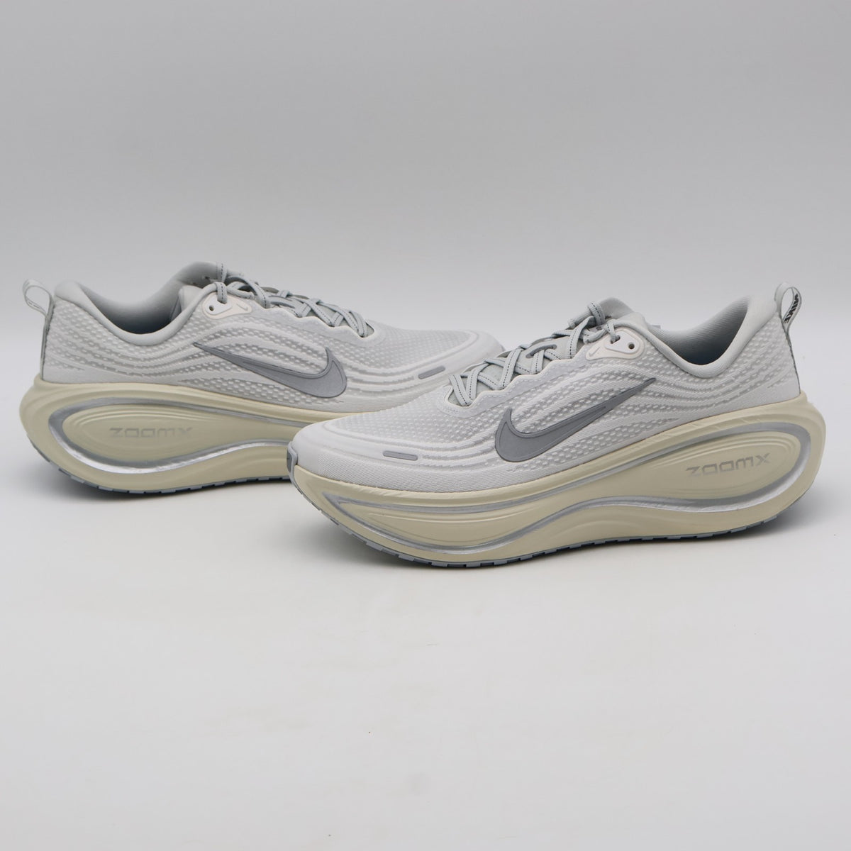 IQ0308-094 Nike Vomero Plus Platinum Tint Reflect Silver (Men's)