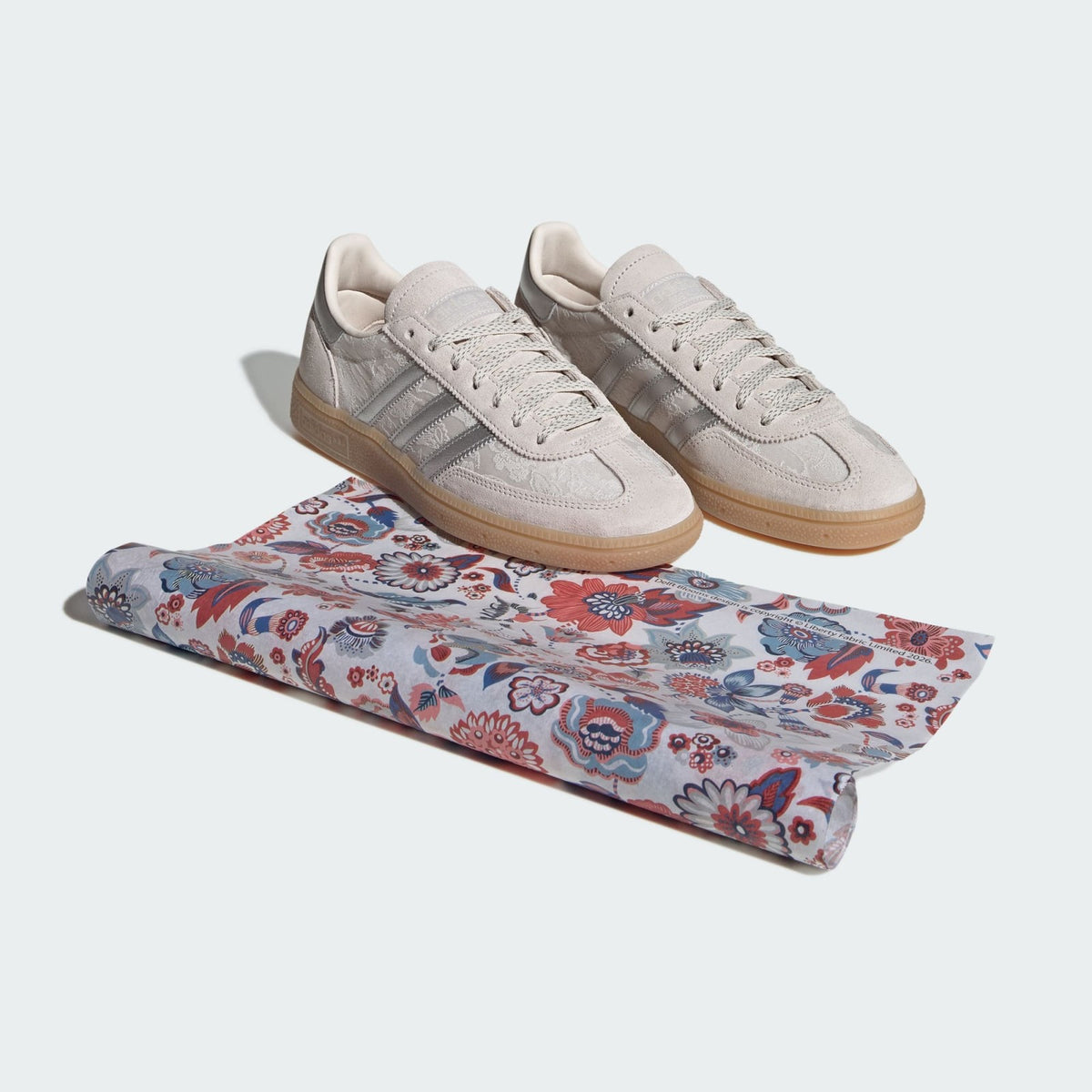 KK0434 adidas Women's Handball Spezial Chalk PearlSilver Metallic (Women's)