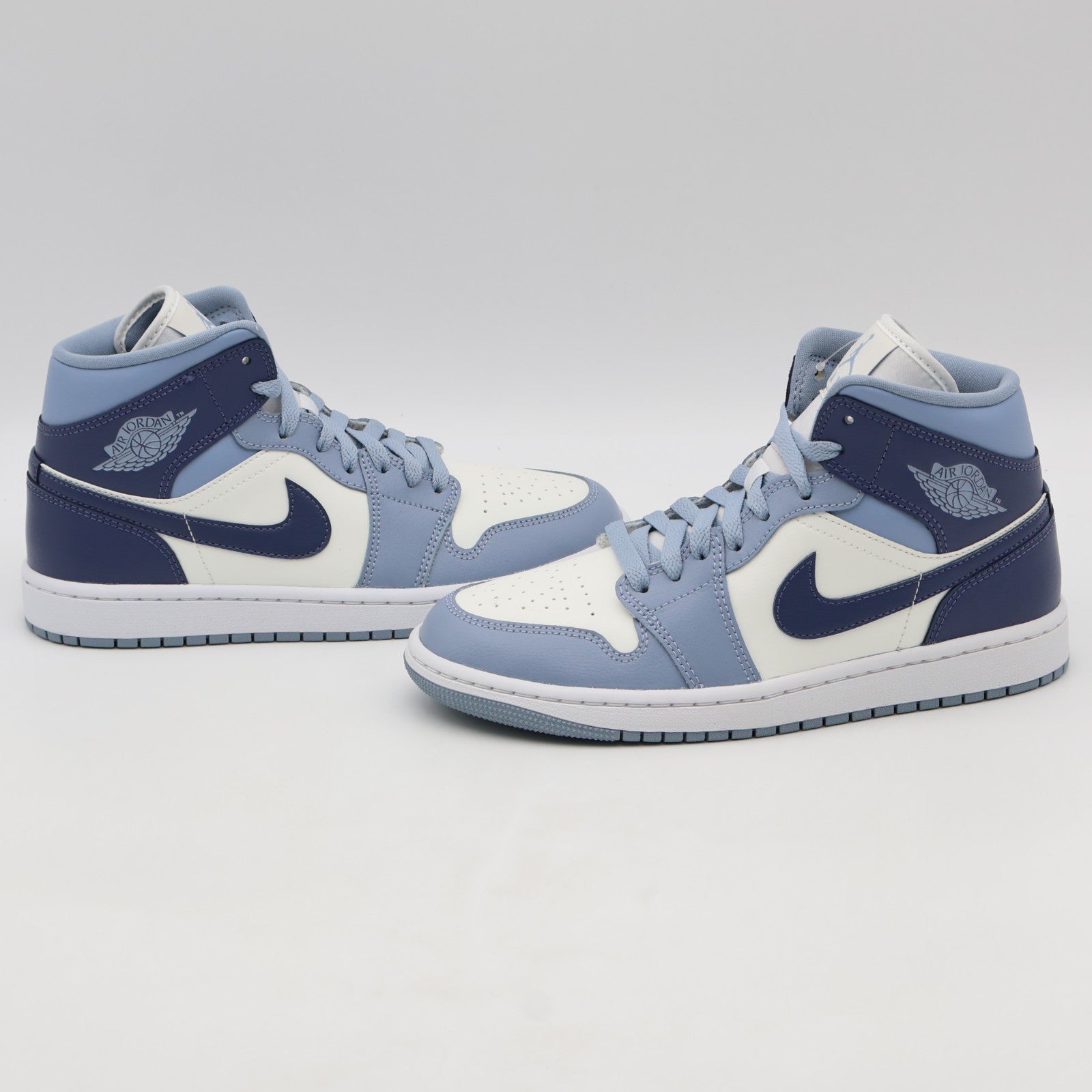 BQ6472-140 Nike Air Jordan 1 Mid White Diffused Blue (Women's)