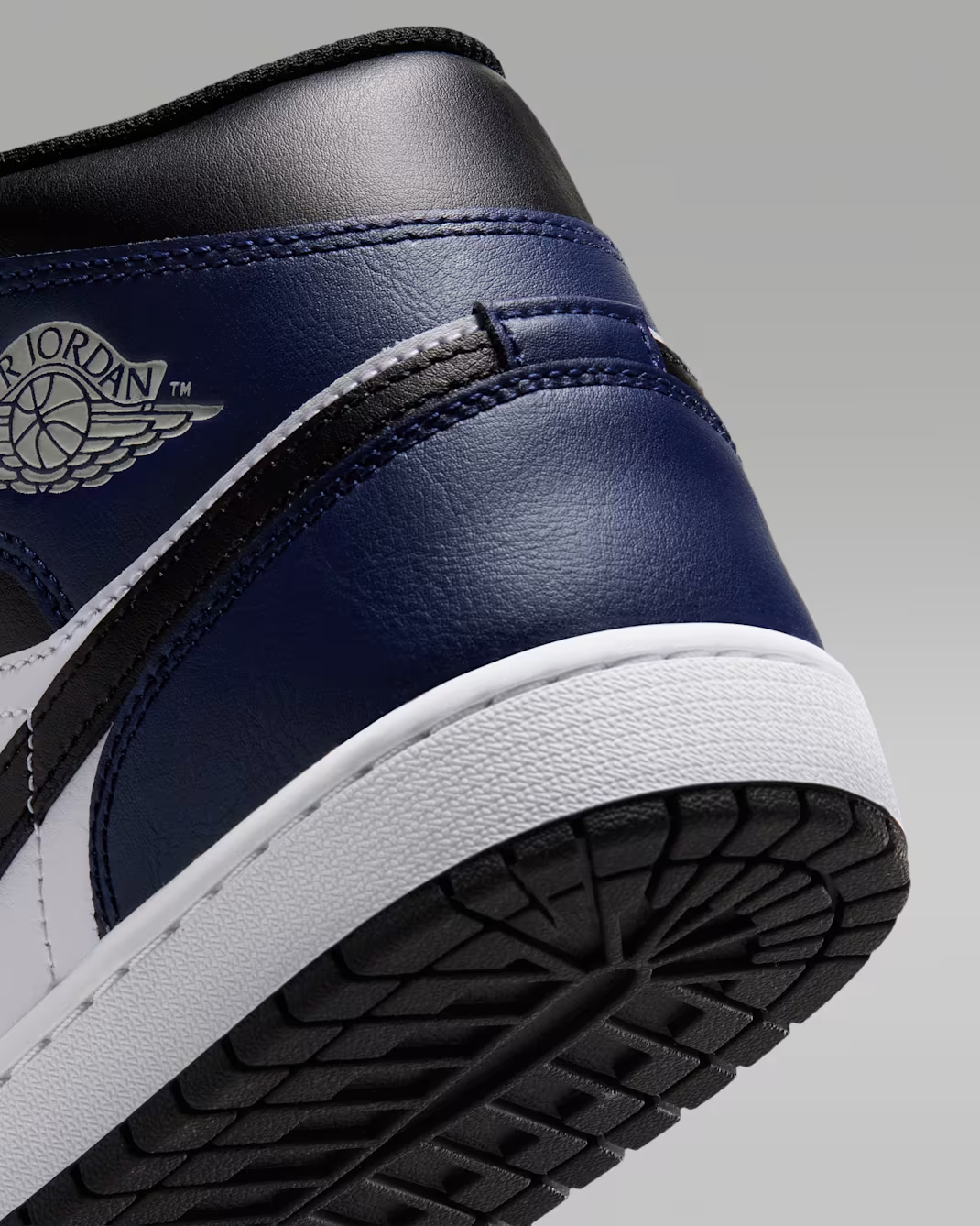 DQ8426-108 Nike Air Jordan 1 Mid "White/College Navy/Tech Grey" (Men's)