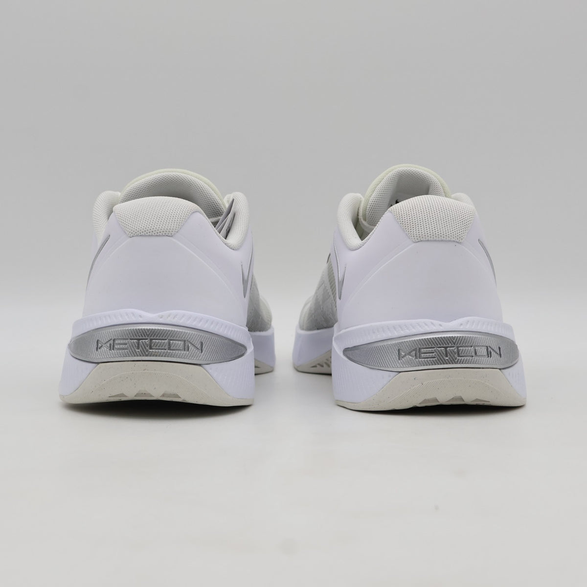 HQ2620-100 Nike Metcon 10 White Platinum Tint Wolf Grey Metallic Silver (Women's