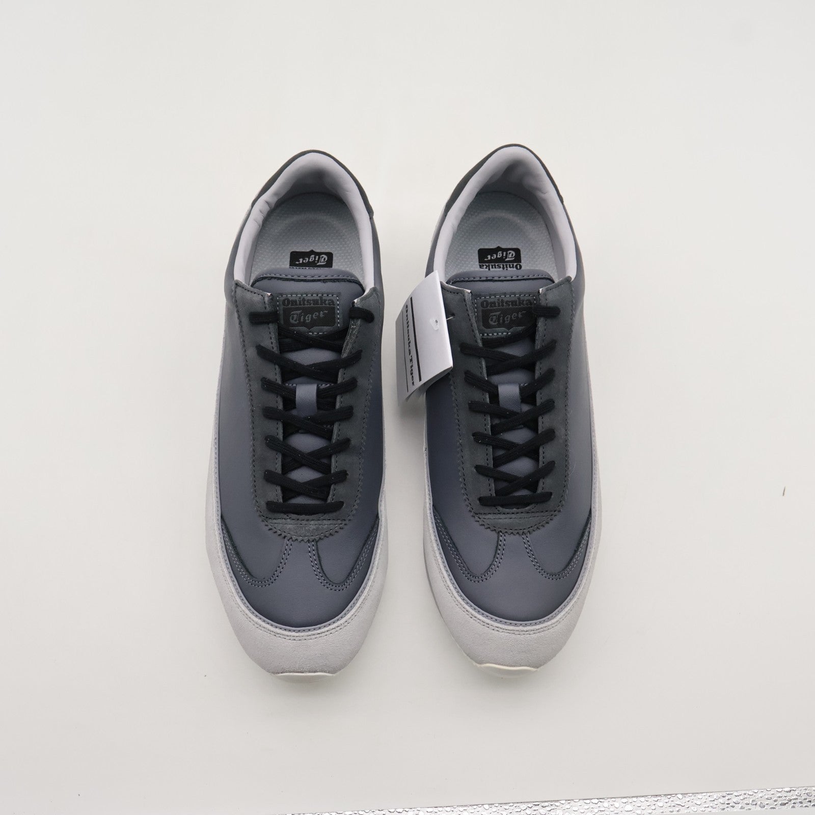1183C385-021  Onitsuka Tiger Hsinti Carrier Grey (Men's)