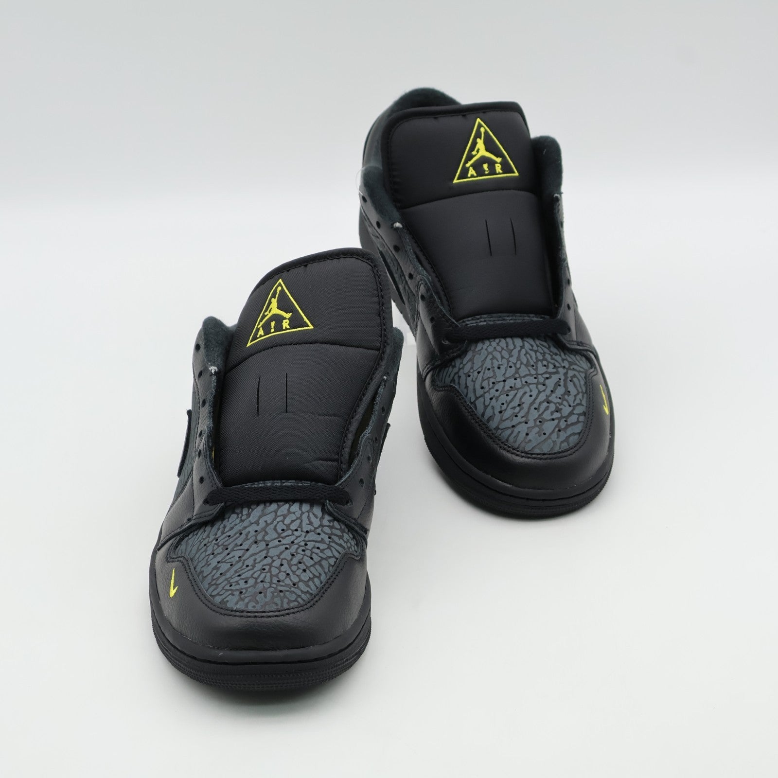 IM6568-010 Nike Air Jordan 1 Low SE Black Anthracite Tour Yellow (Menâs)