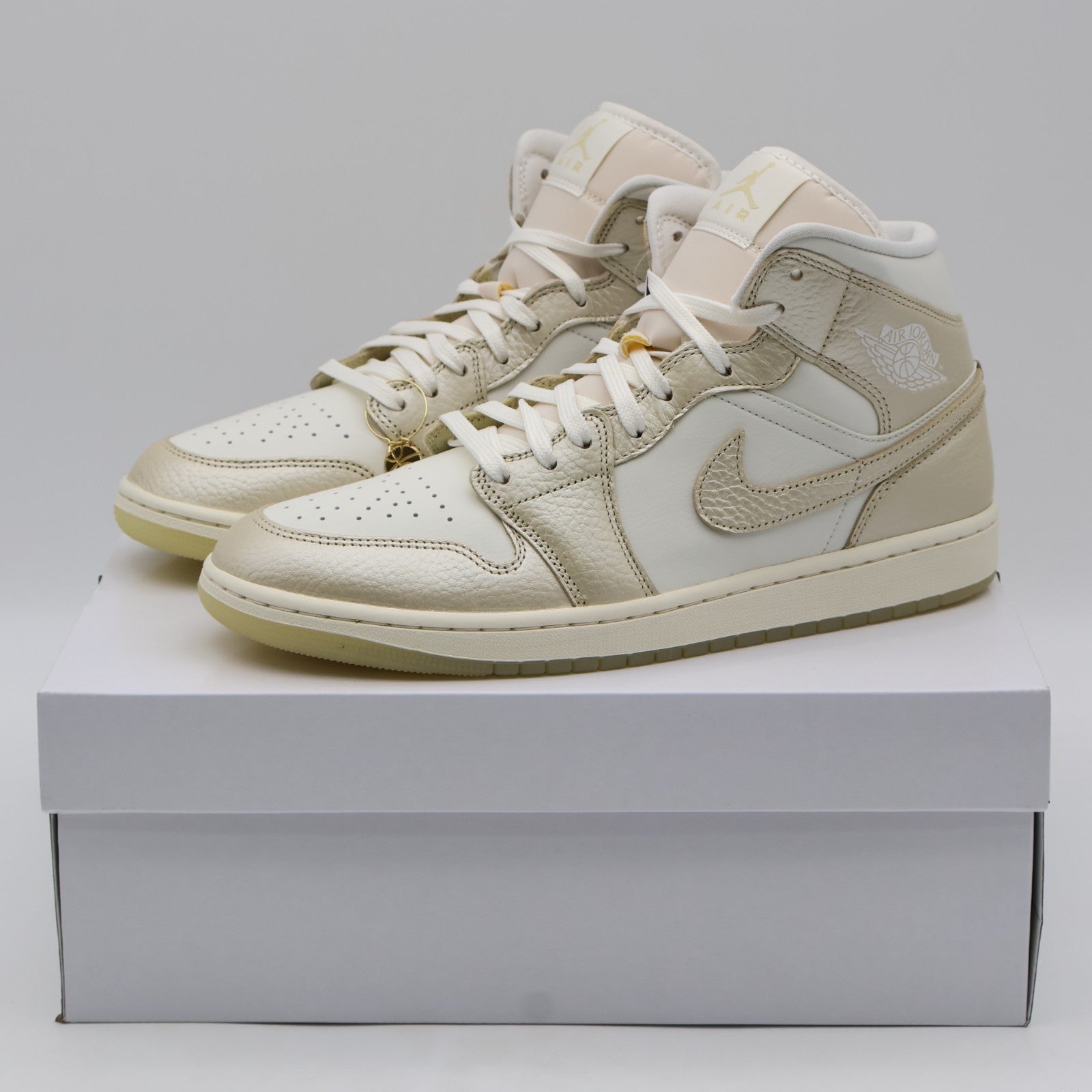 HV5159-100 Nike Air Jordan 1 Mid Metallic Team Gold ( Women's )