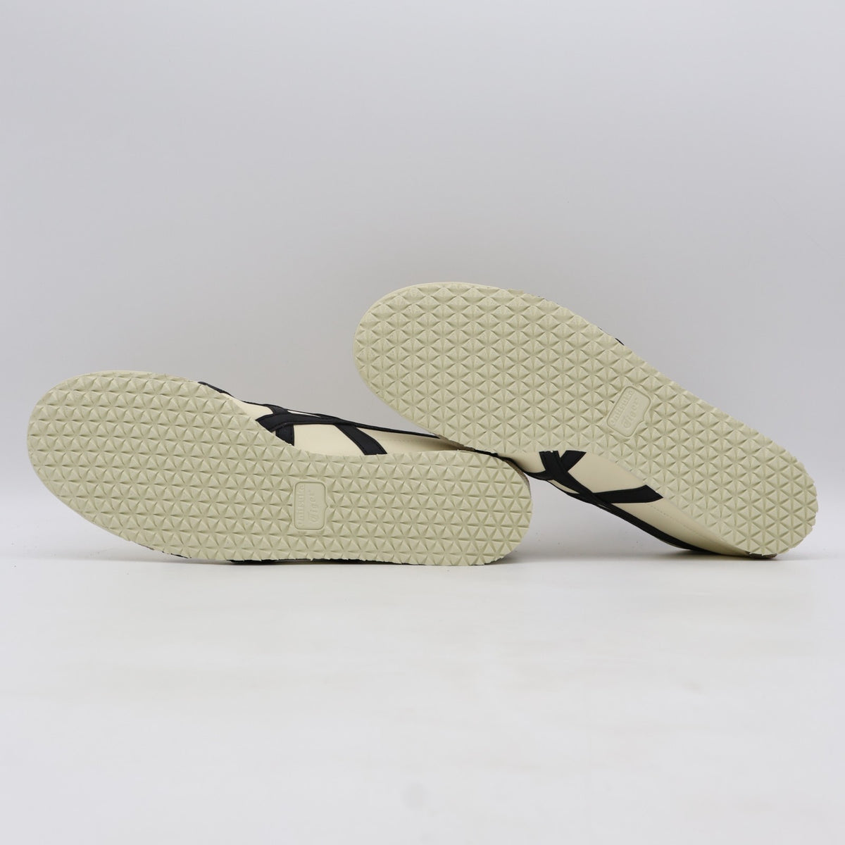 1183C102-752 Onitsuka Tiger Mexico 66 Ivory Black (Men's)