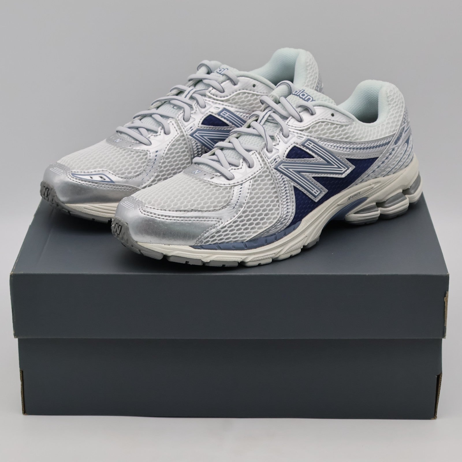 ML860GG2 New Balance 860V2 Arctic Grey Metallic Silver (Men's)