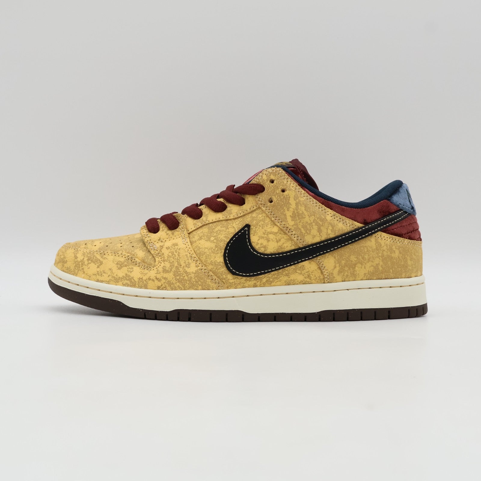 FZ1278-200 Nike SB Dunk Low City of Cinema (Men's)