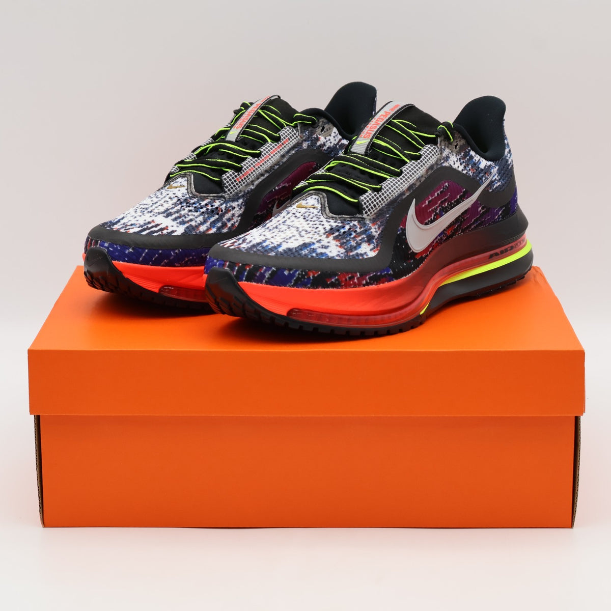 IM6778-902 Nike Pegasus PRM Multi Pixel (Men's)