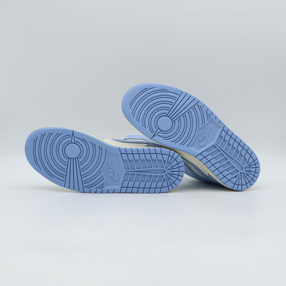 BQ6472-402 Nike Air Jordan 1 Mid Psychic Blue (Women's)