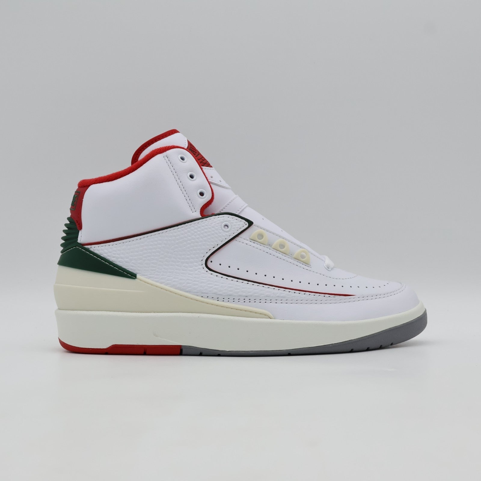 DR8884-101 Nike Air Jordan 2 Retro Origins (Men's)