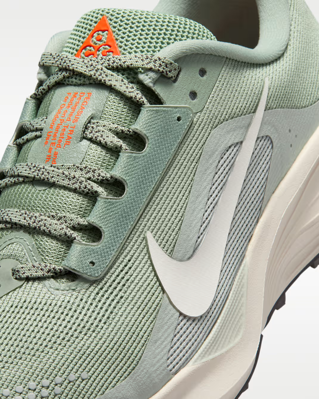 HV8121-310 Nike ACG Pegasus Trail Jade Horizon (Women's)