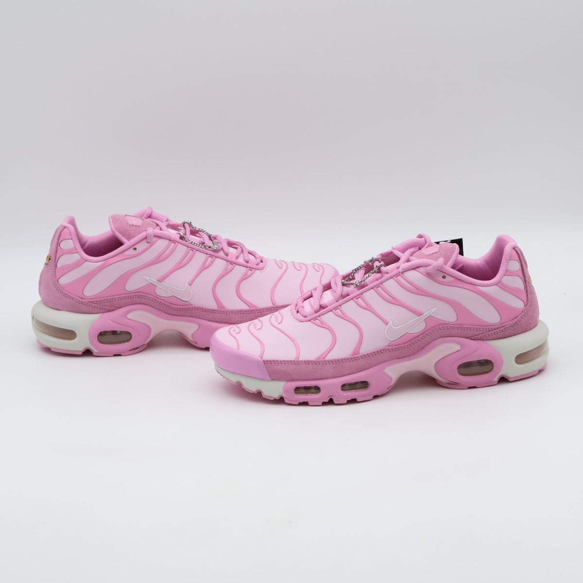 IV5286-600 Nike Air Max Plus "Pink Rise/Summit White" (Women's)