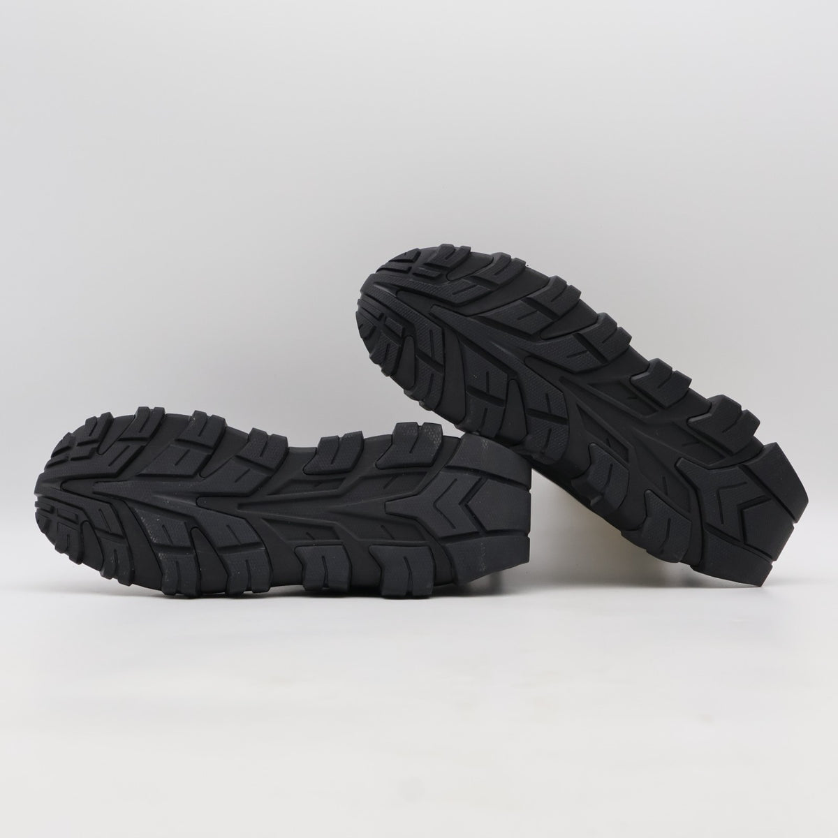 1183C450-001 ONITSUKA TIGER CRESTY FLEK BLACK BLACK (Men's)
