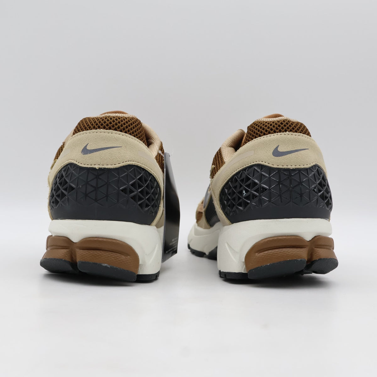 HF1553-202 Nike Zoom Vomero 5 Light British Tan British Khaki (Men's)