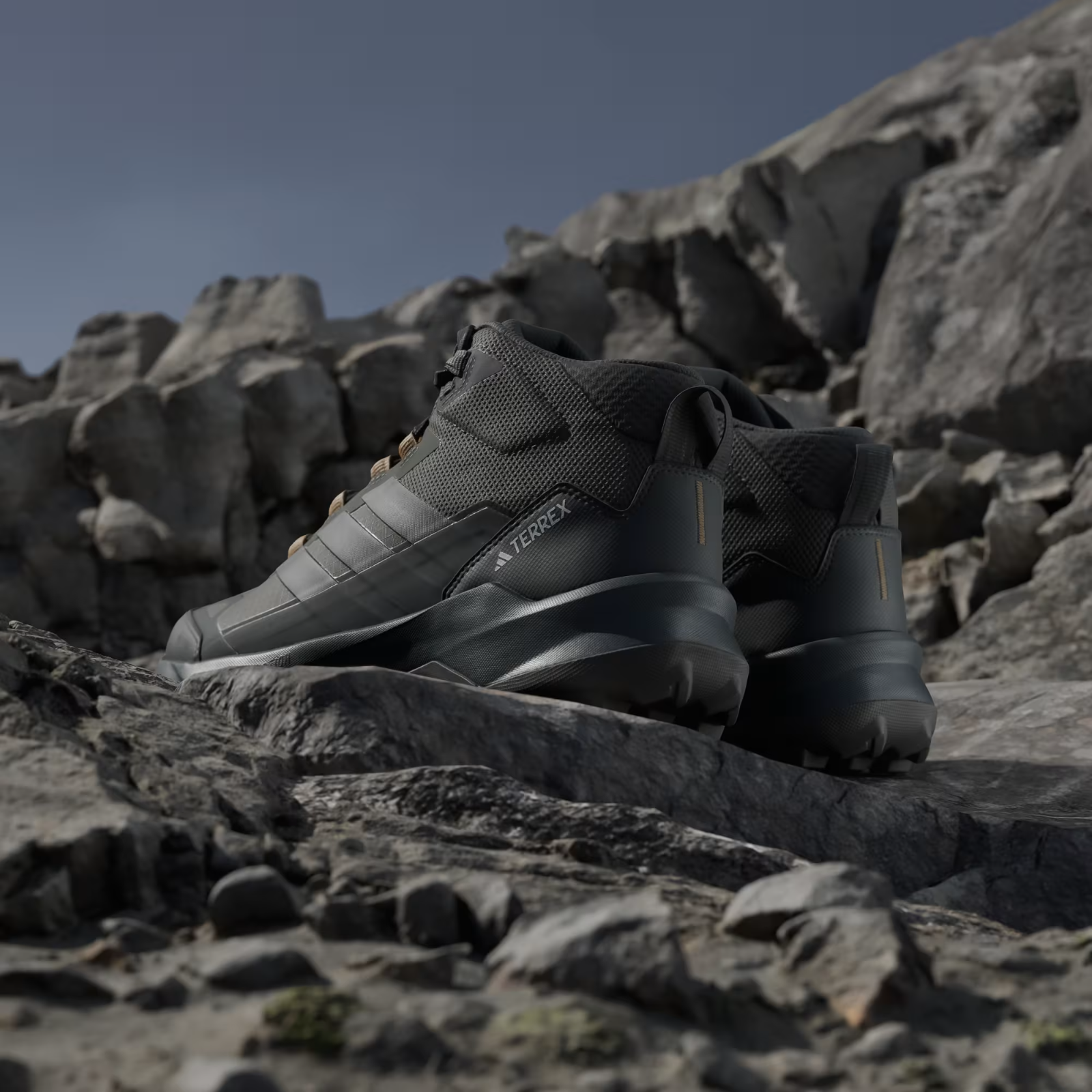 JR3980 adidas Terrex Skychaser AX5 Mid GORE-TEX Hiking (Men's)
