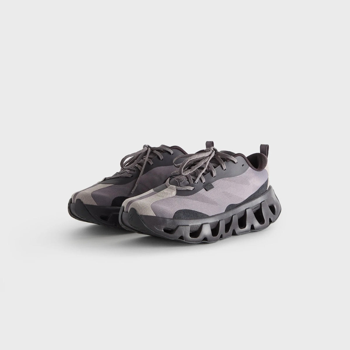 3MG10776093 KITH x On K-Tech 1 "Shark/Ox" (Men's)