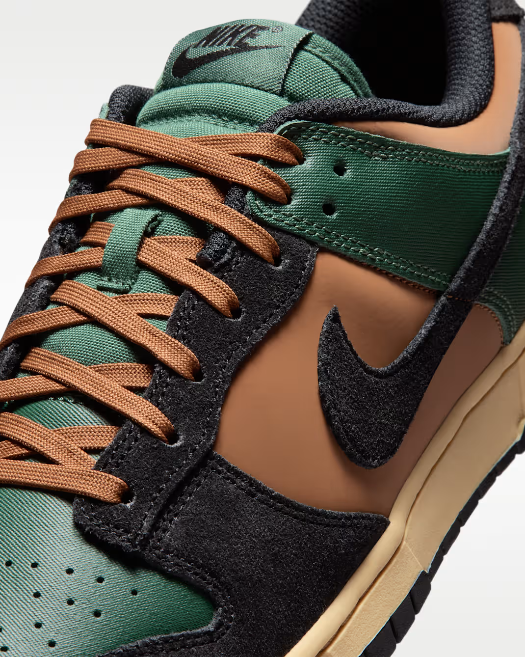 IM4414-300 Nike Dunk Low Retro "Fir/Light British Tan" (Men's)