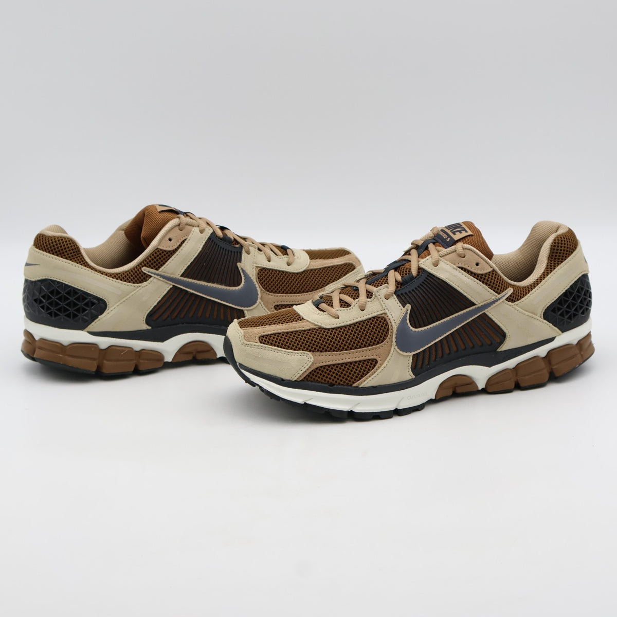 HF1553-202 Nike Zoom Vomero 5 Light British Tan British Khaki (Men's)