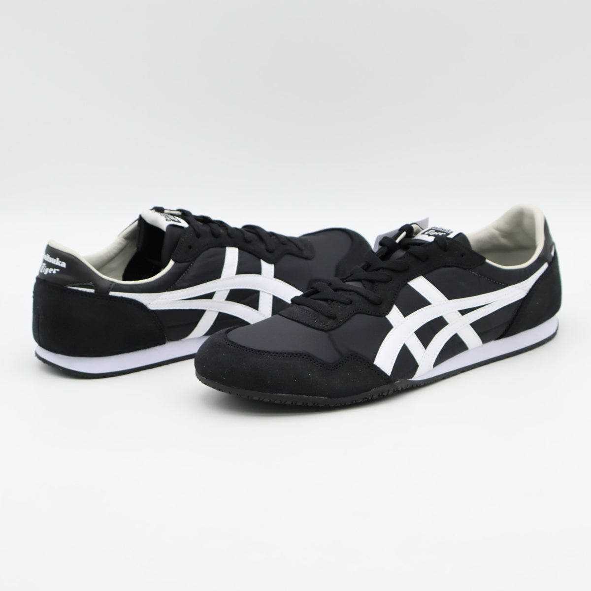 1183B400-001 Onitsuka Tiger SERRANO BLACK WHITE (Men's)