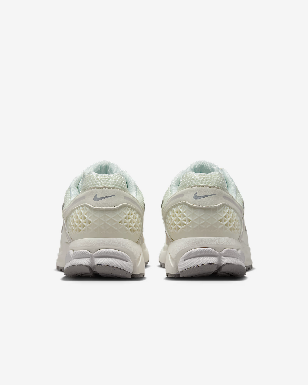 FB9149-103 Nike Vomero 5 Sail Vast Grey College Grey Metallic Silver (Men's)