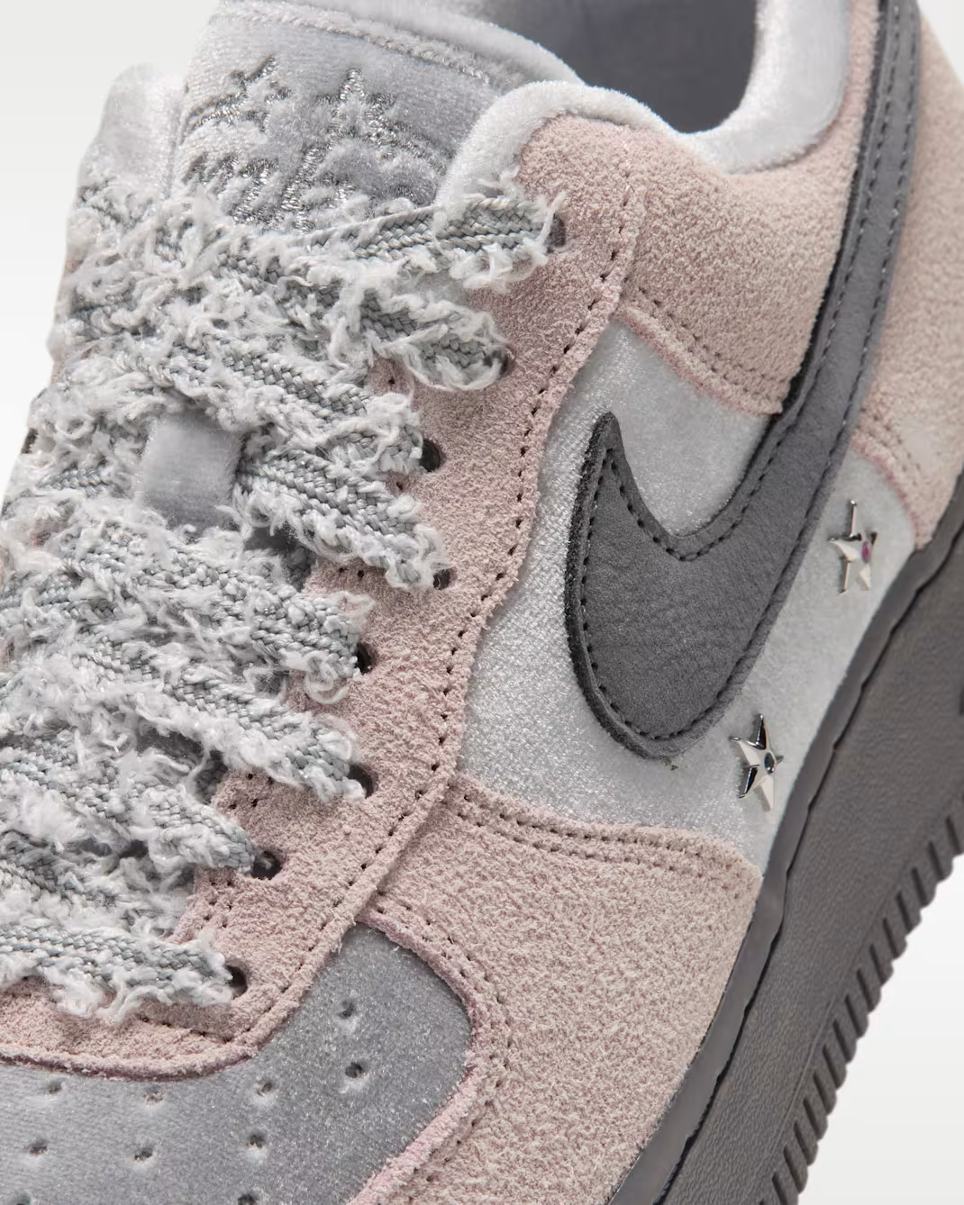 IZ6168-001 Nike Air Force 1 '07 Low "Metallic Silver/Pencil Point" (Women's)