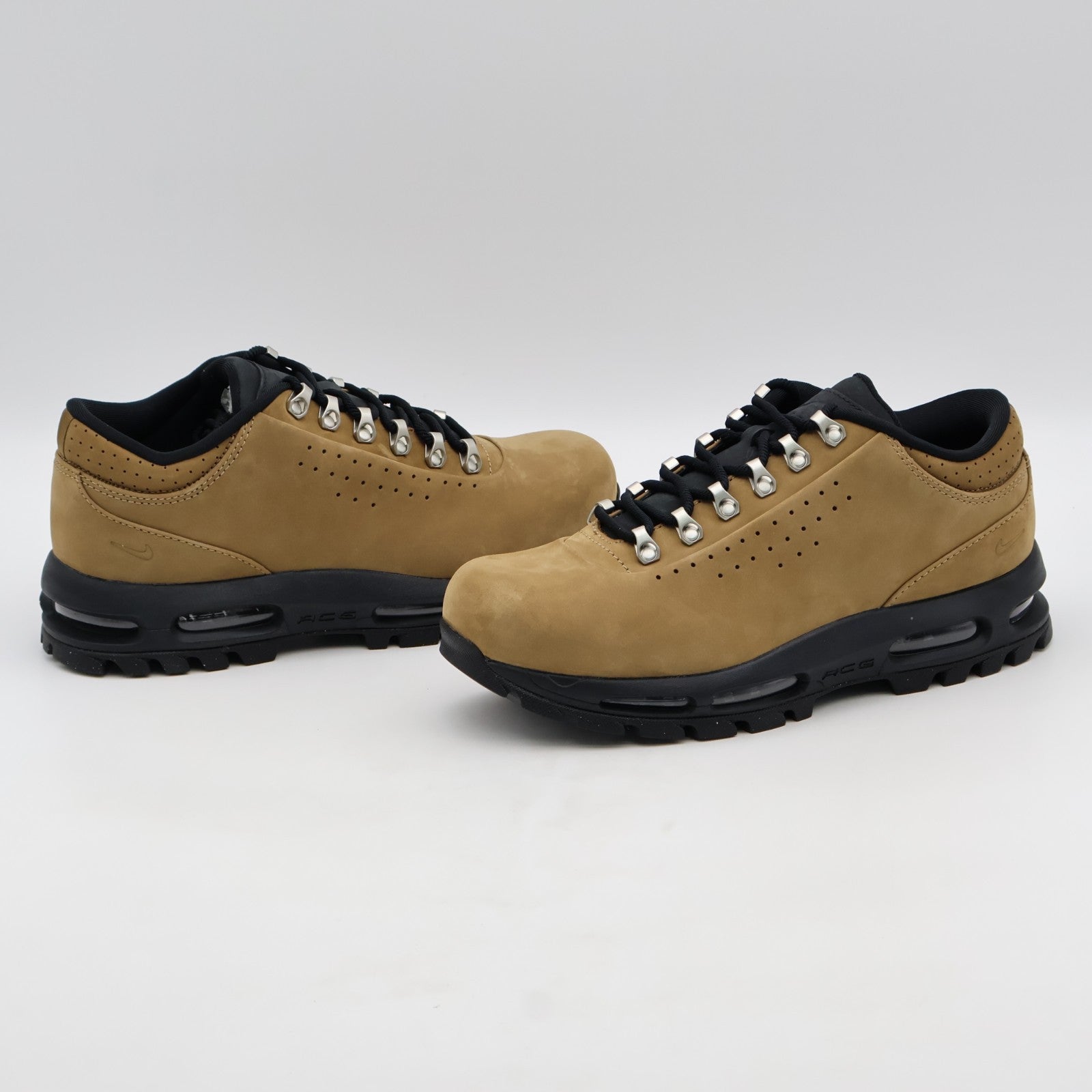 IU5915-200 Nike Air Max Goadome Low SP Taupe (Men's)