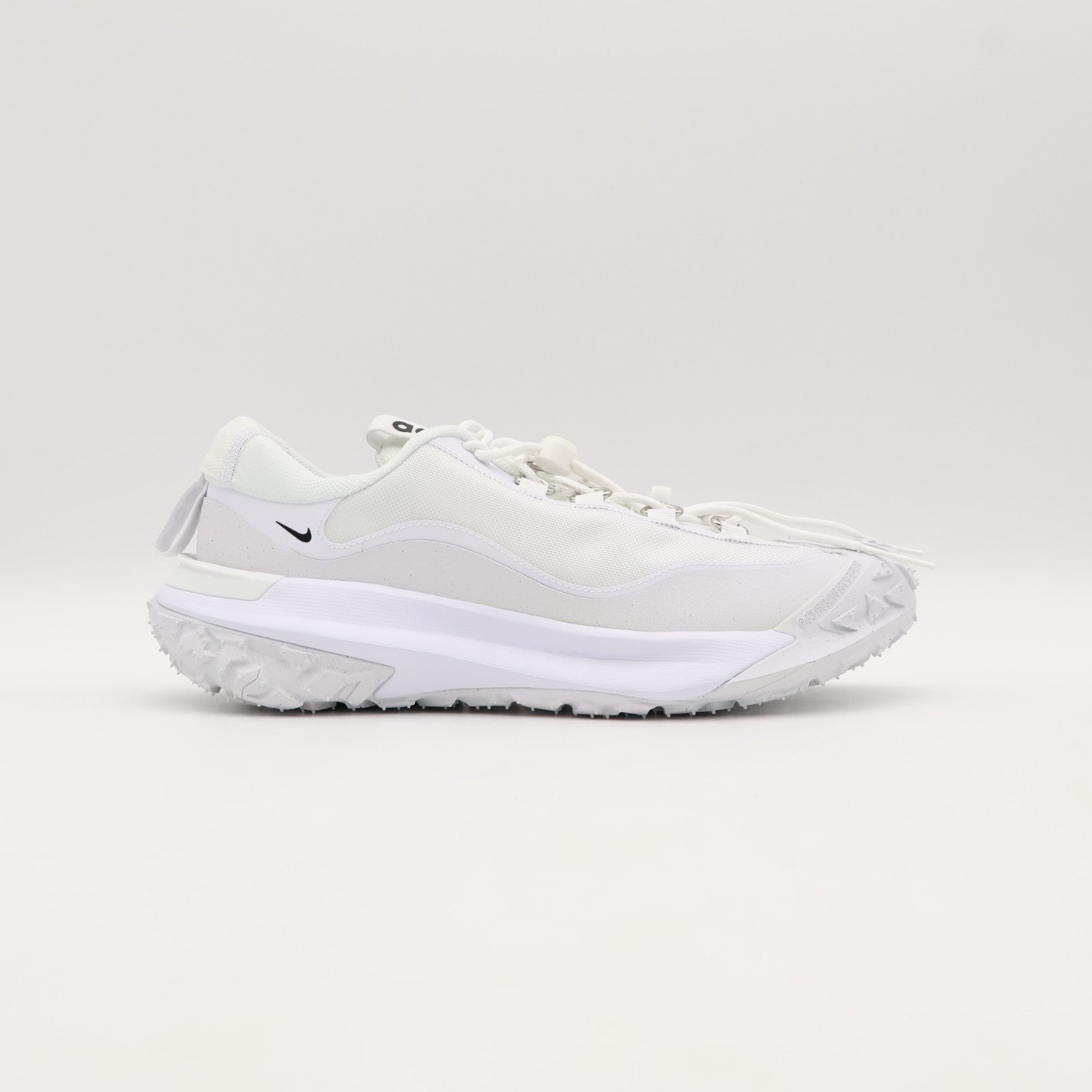 FZ3311-100 COMME des GARCONS HOMME PLUS Nike ACG Mountain Fly 2 Low White (Men's