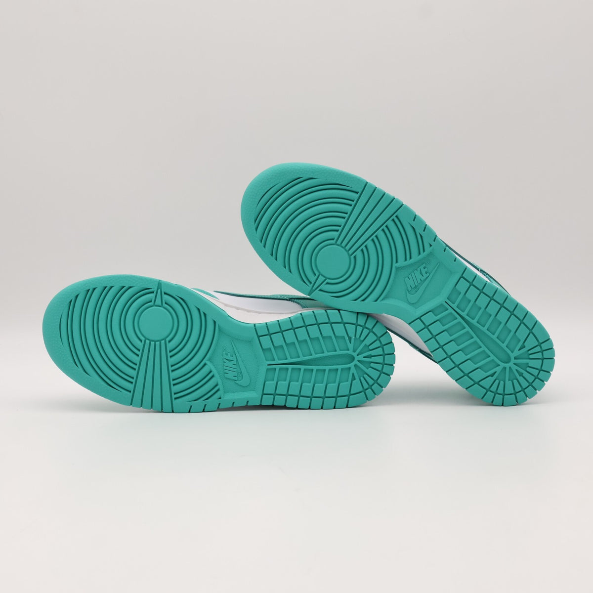 DV0833-101 Nike Dunk Low Clear Jade (Men's)