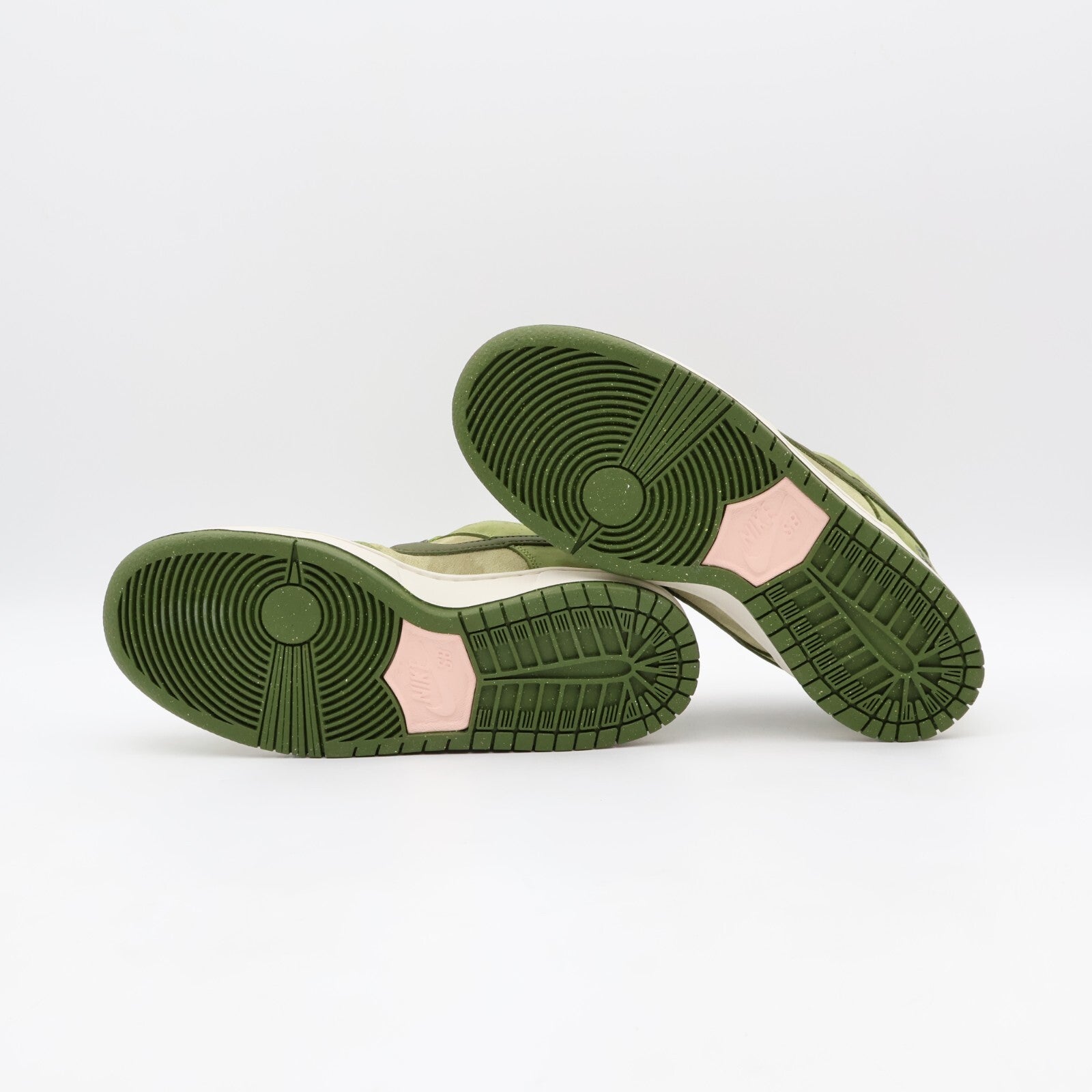 HF8022-300 Yuto Horigome Nike SB Dunk Low Matcha (Men's)