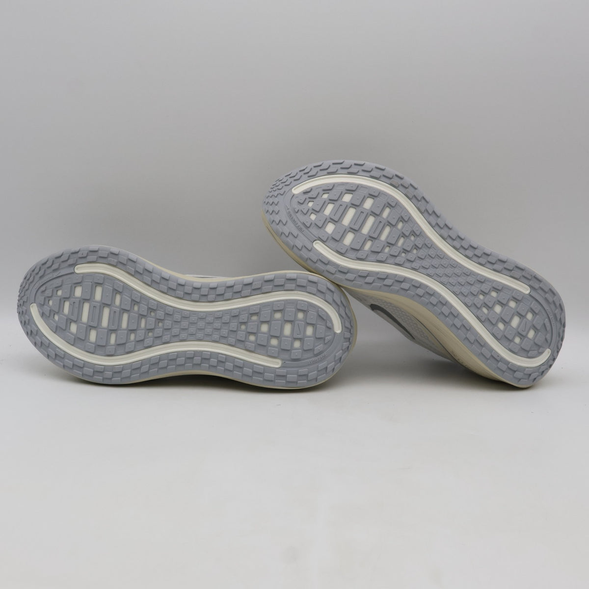 IQ0308-094 Nike Vomero Plus Platinum Tint Reflect Silver (Men's)