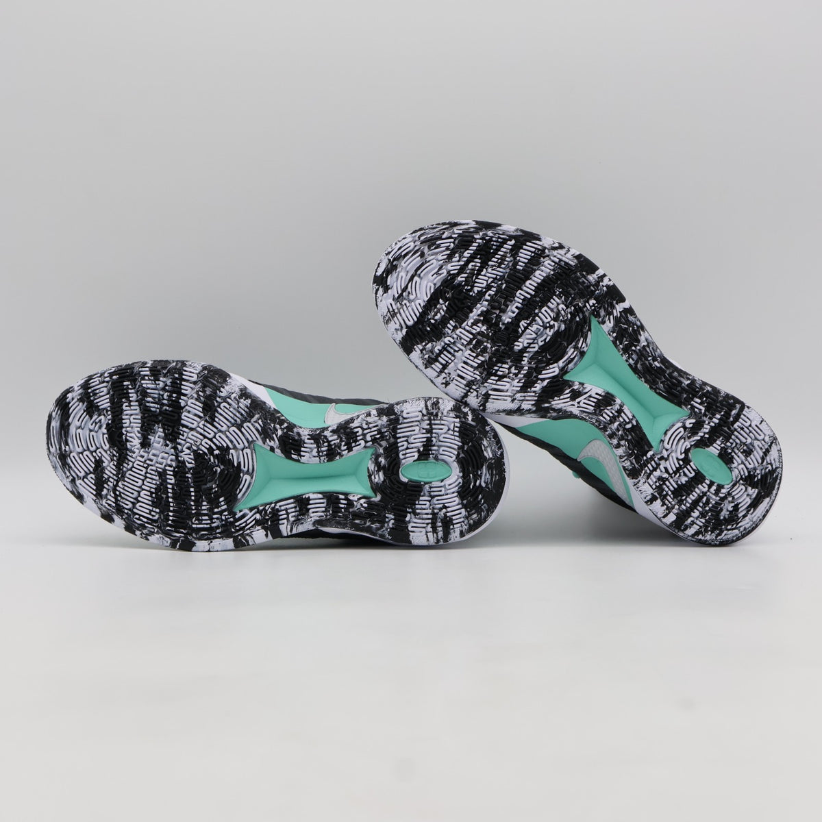 HF2882-303  Nike Sabrina 3 Mint White Black (Women's)