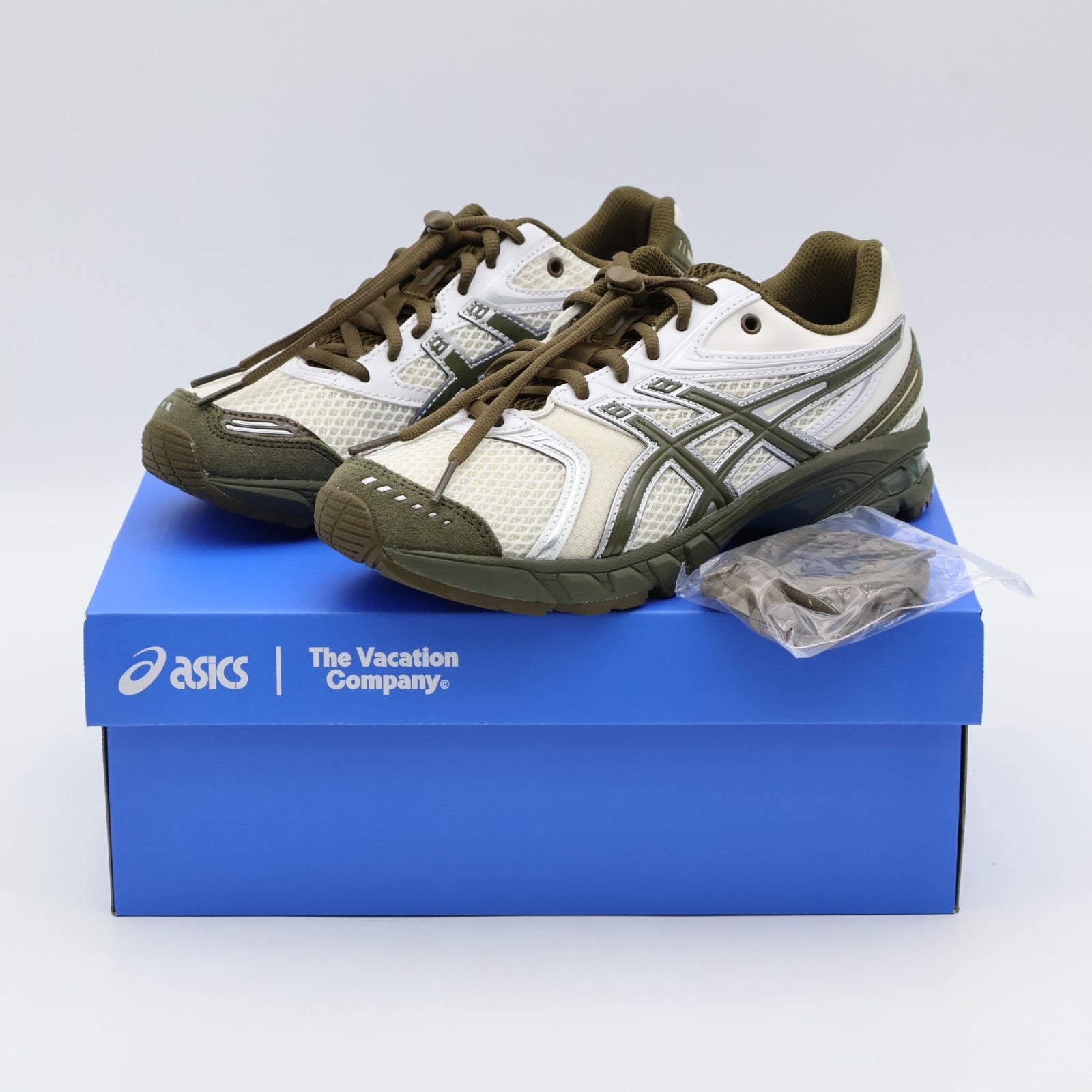 1203A810-101 Temptation Vacation Ã Asics Gel-DS Trainer 14 Cream  (Men's)