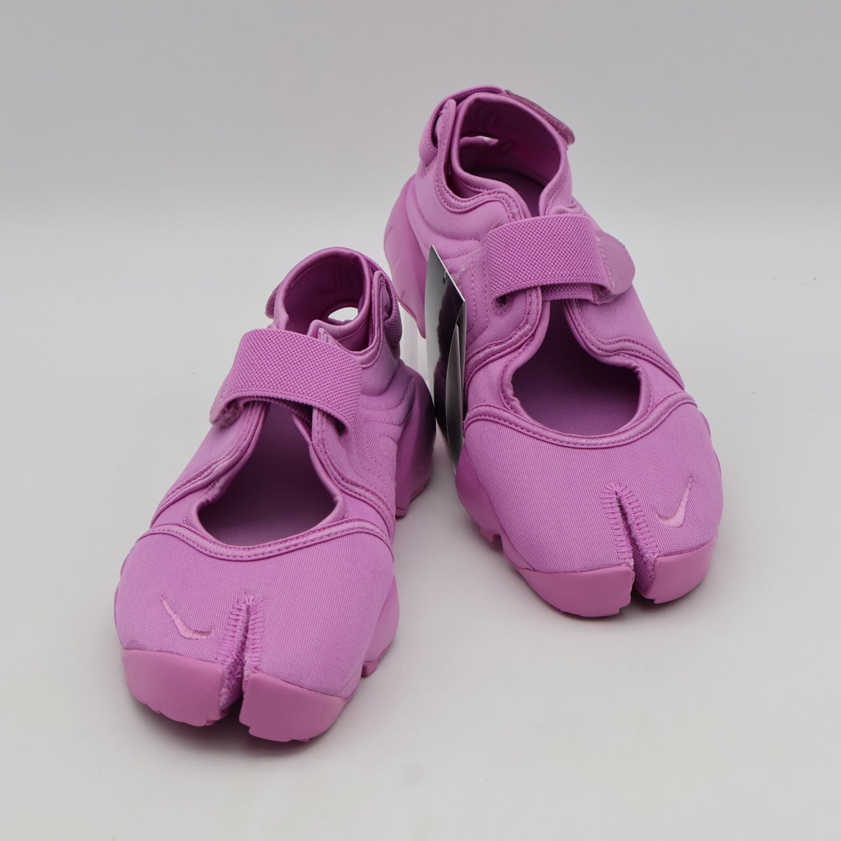 IV6058-500 Nike Air Rift "Light Magenta" (Women's)
