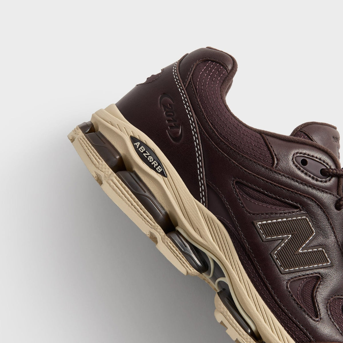 U201130Y U201130Y KITH Ã New Balance 2011 Fudge/Black Coffee (Men's)