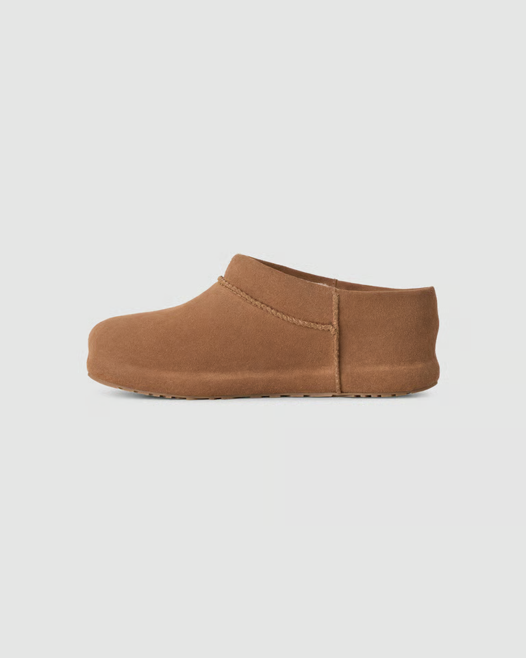 1180254-CHE UGG Enwrap Clog "Chestnut" (Women's)