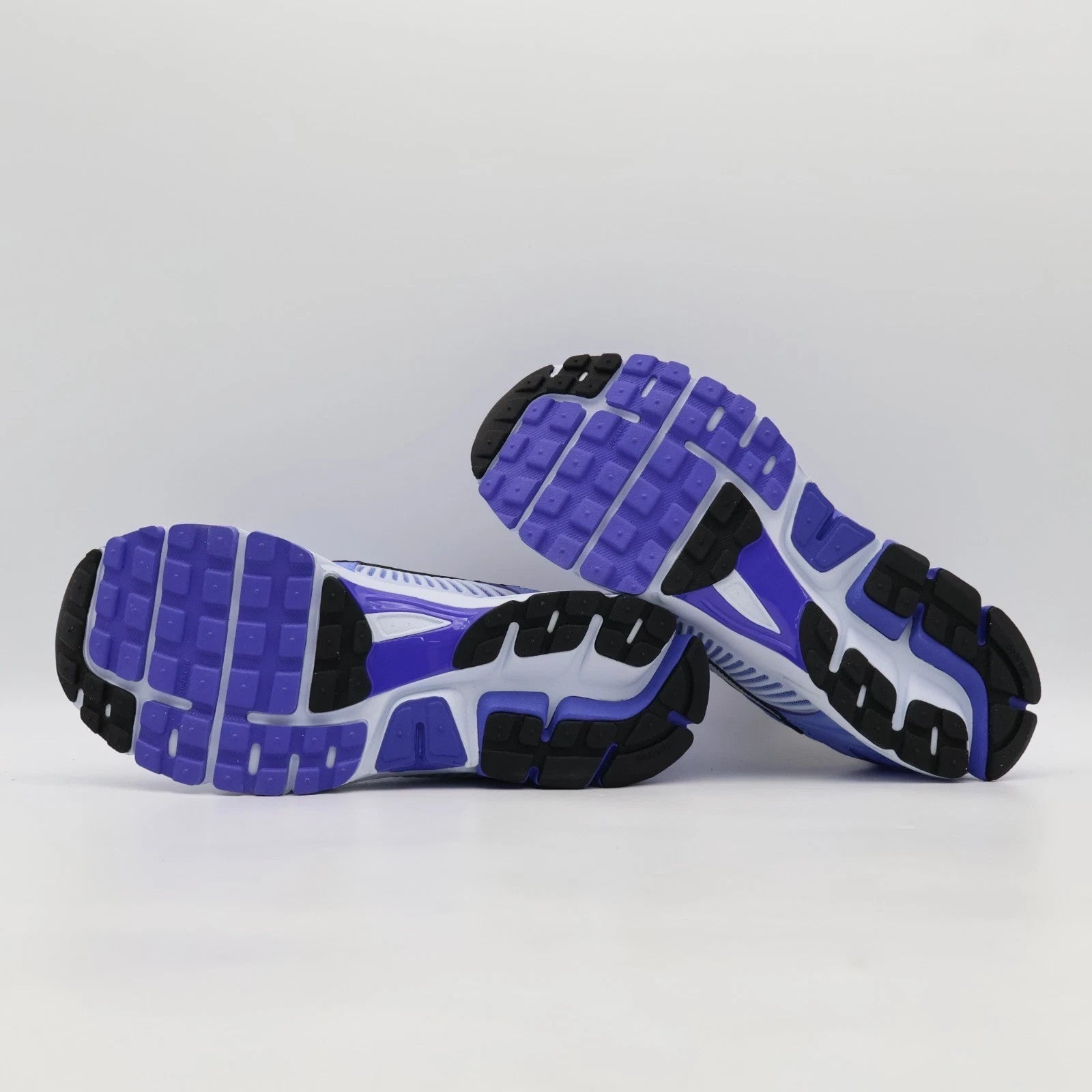 FJ2028-400 Nike Zoom Vomero 5 Royal Pulse (Women's)