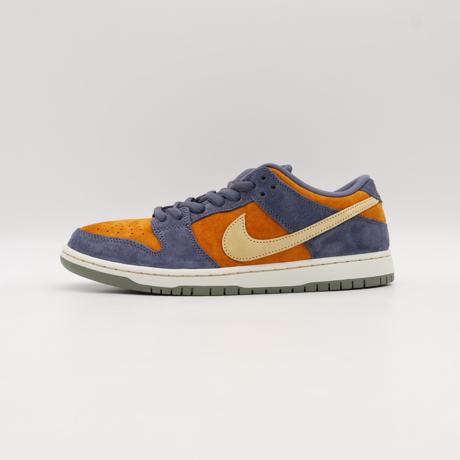 HF3063-002 Nike SB Dunk Low Pro Light Carbon and Monarch (Men's)