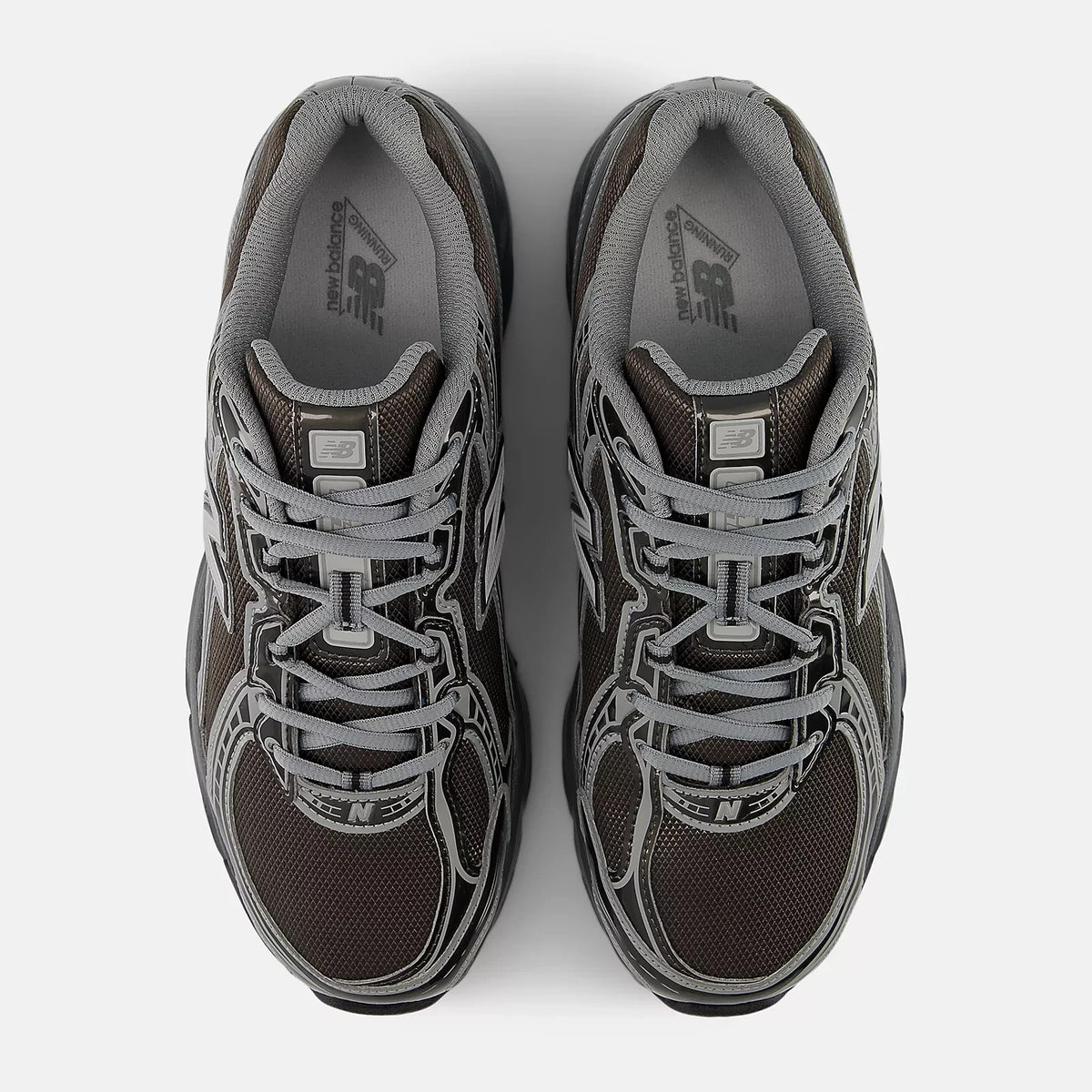U7407YI New Balance 740 Black Metallic (Men's)