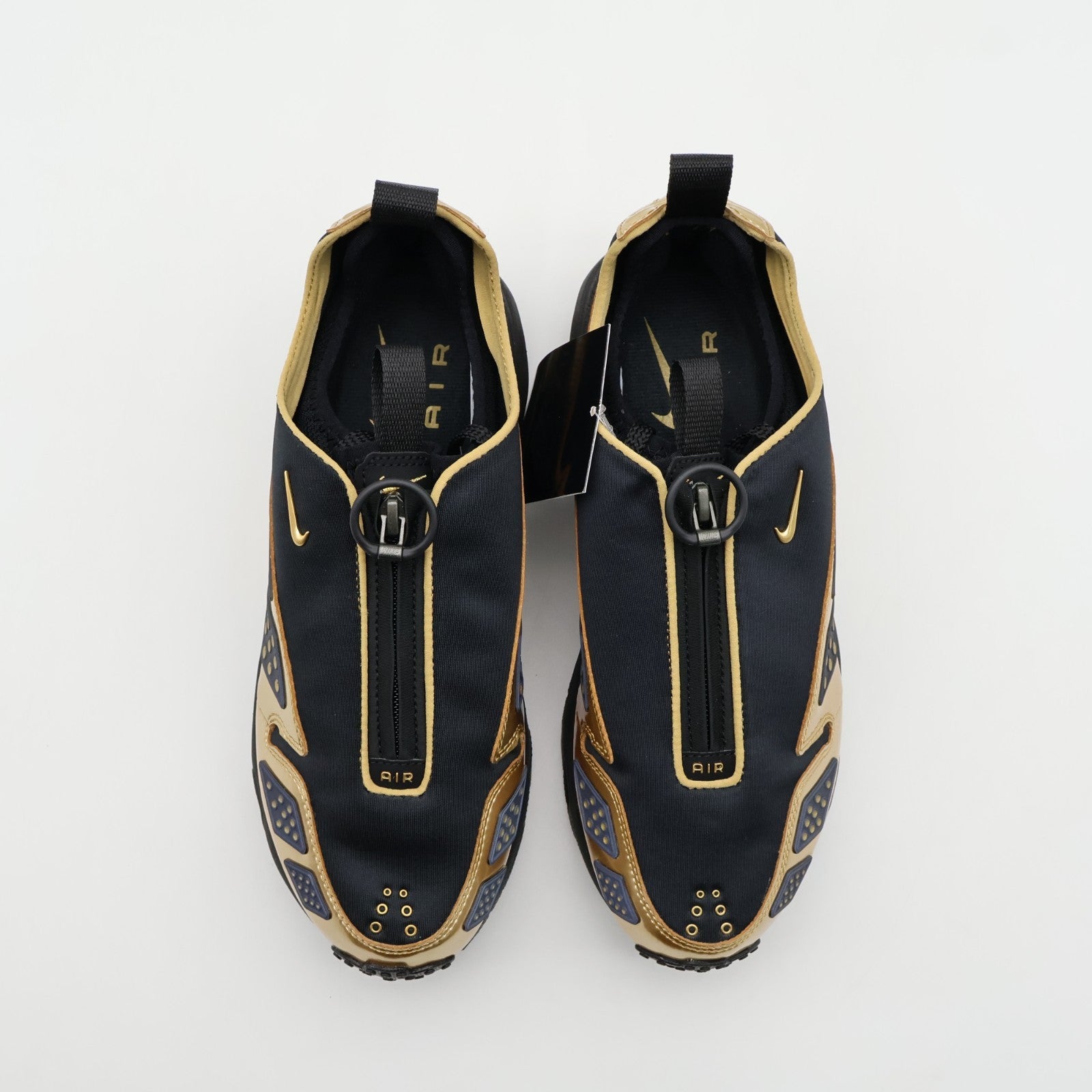 HJ4130-002 Nike Air Max SNDR Black and Metallic Gold (Women's)
