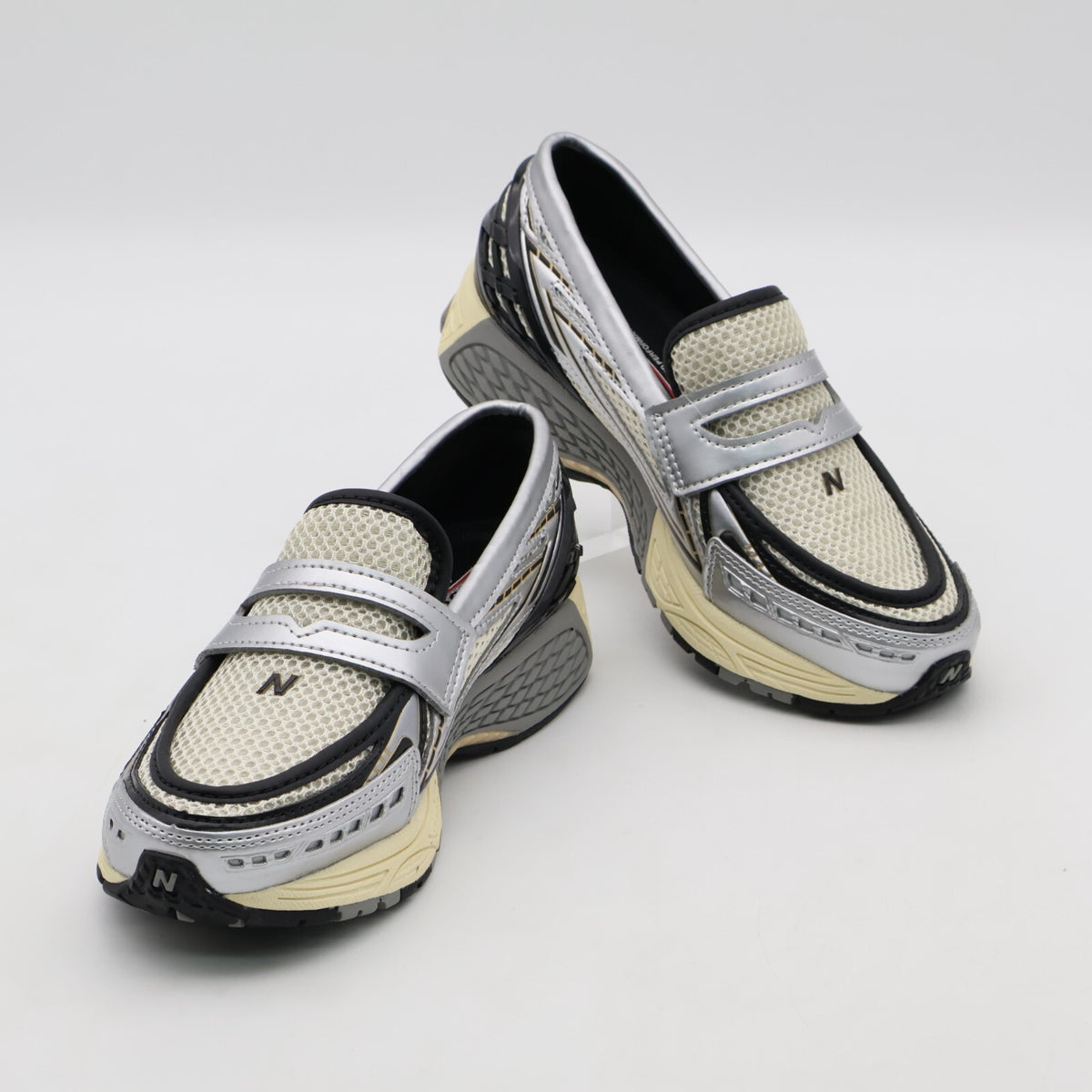U1906LOB New Balance 1906L Silver Metallic Cream (Men's)