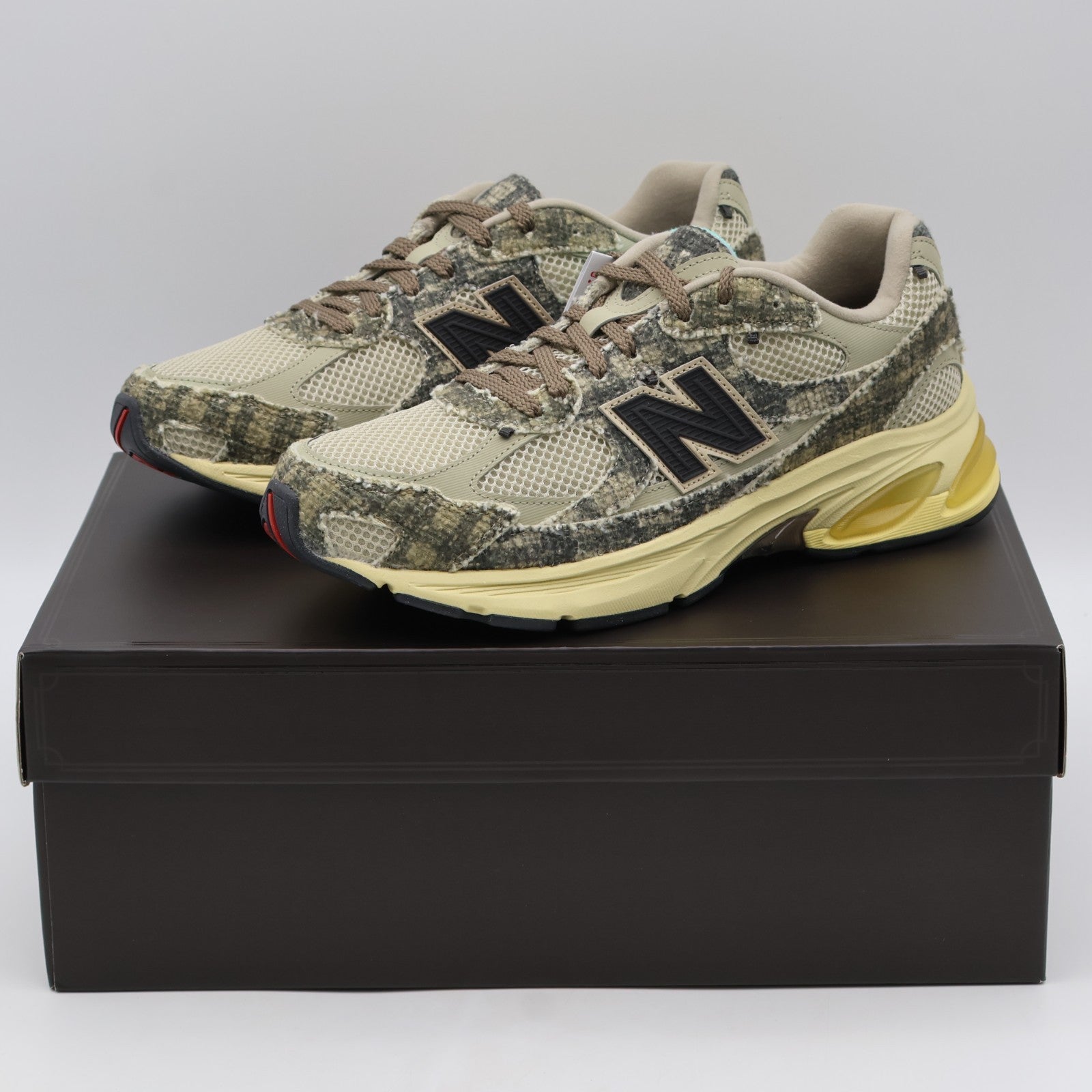 U2010JG1 Joe Freshgoods New Balance 2010 Bag Lady (Men's)