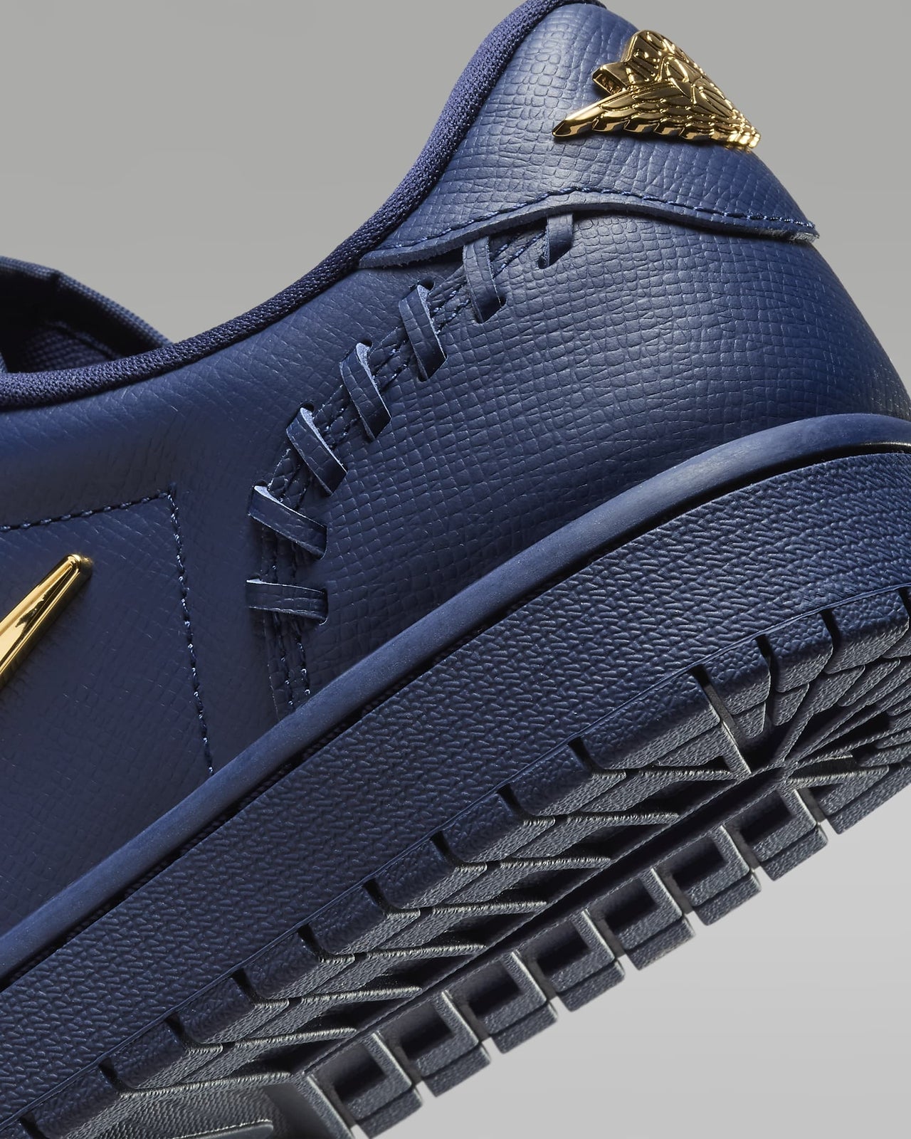 FN5032-400 Nike Women's Air Jordan 1 Low Method Of Make Midnight Navy (Women's)