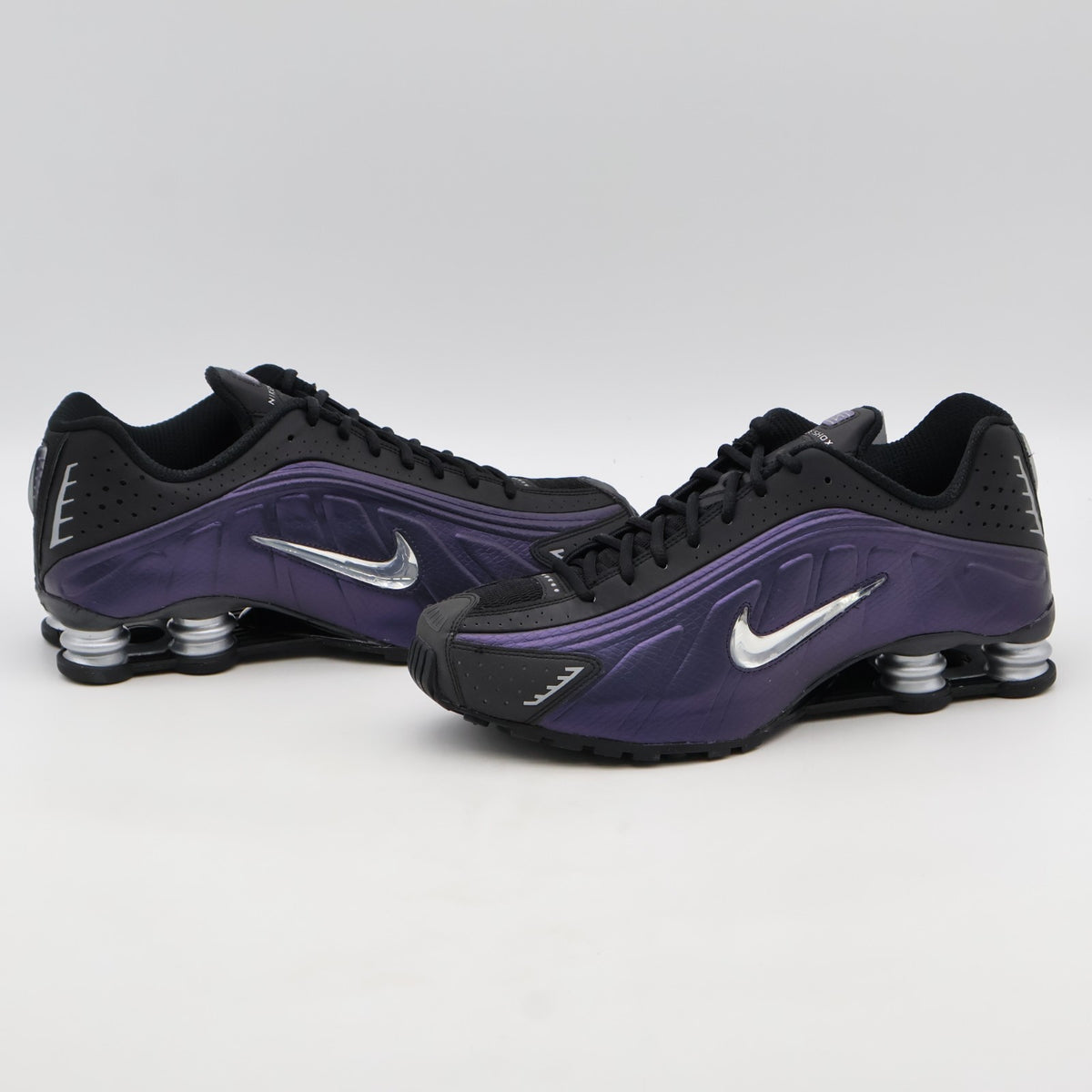 IO4546-002 Nike Shox R4 Black Metallic Silver (Men's)