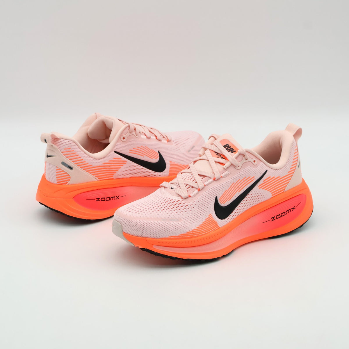 HM6804-600 Nike  Vomero 18 Atmosphere Black Bright Crimson (Women's)