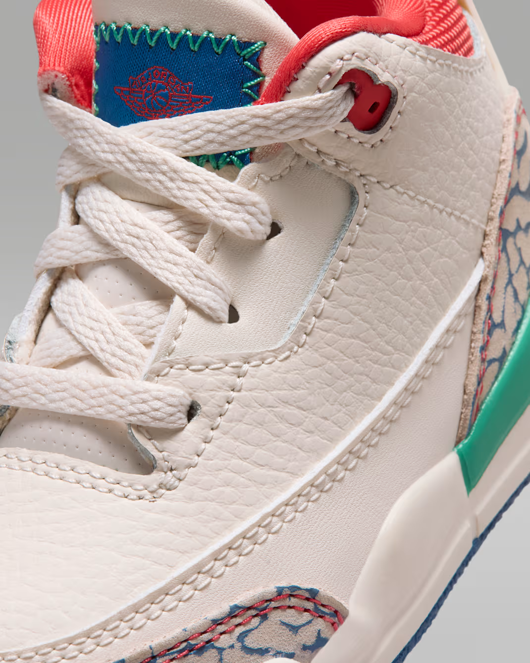 IO2075-100 Nike Jordan 3 Retro "Chalk/Track Red" (TD)